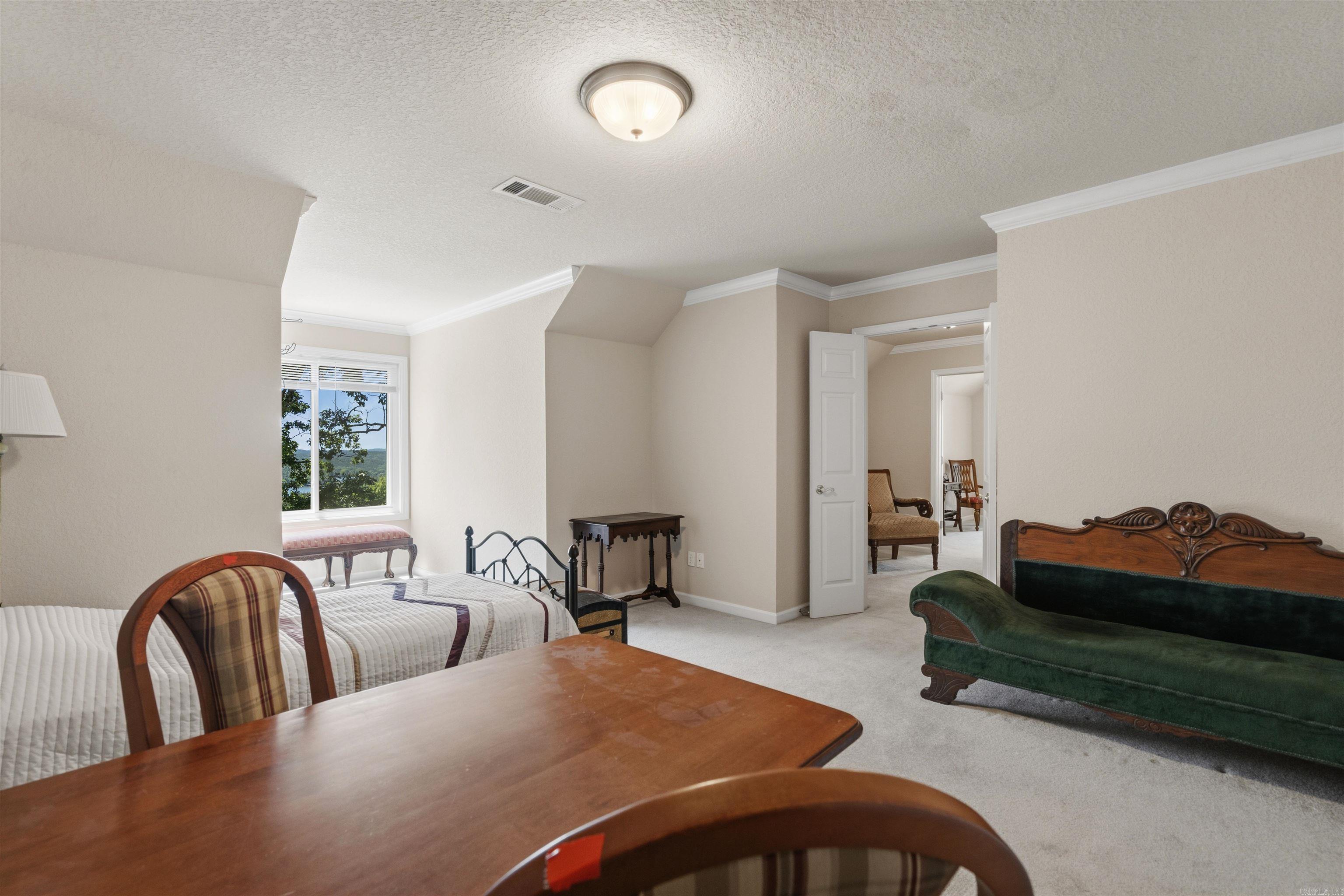 VELAZQUEZ - Residential