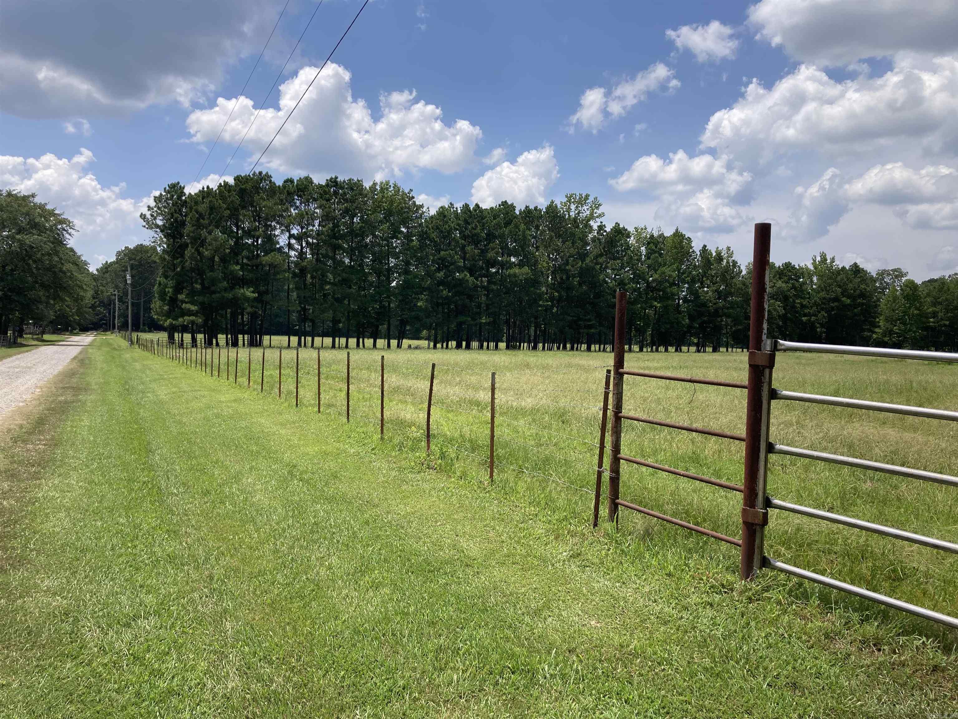 Mustang Ridge - Land
