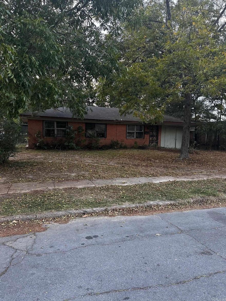 INVESTORS Bring your Hardhat & hammer because you do not want to  miss this opportunity!! Home has great equity in it!   SOLD STRICTLY AS-IS, NO UTILITIES ARE ACTIVATED, INSPECTION WELCOME & ARE ONLY FOR INFORMATIONAL PURPOSES. SEE ASSOCIATED DOCUMENTS FOR HOLD HARMLESS MOLD DISCLOSURE.