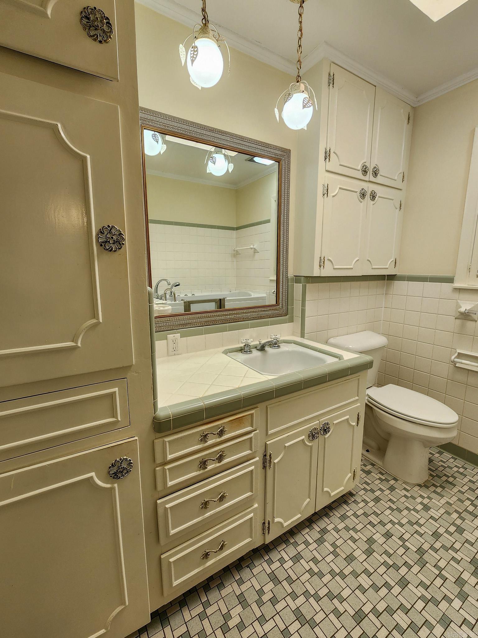 THOMPSON HEIGHTS 4TH S-D - Residential