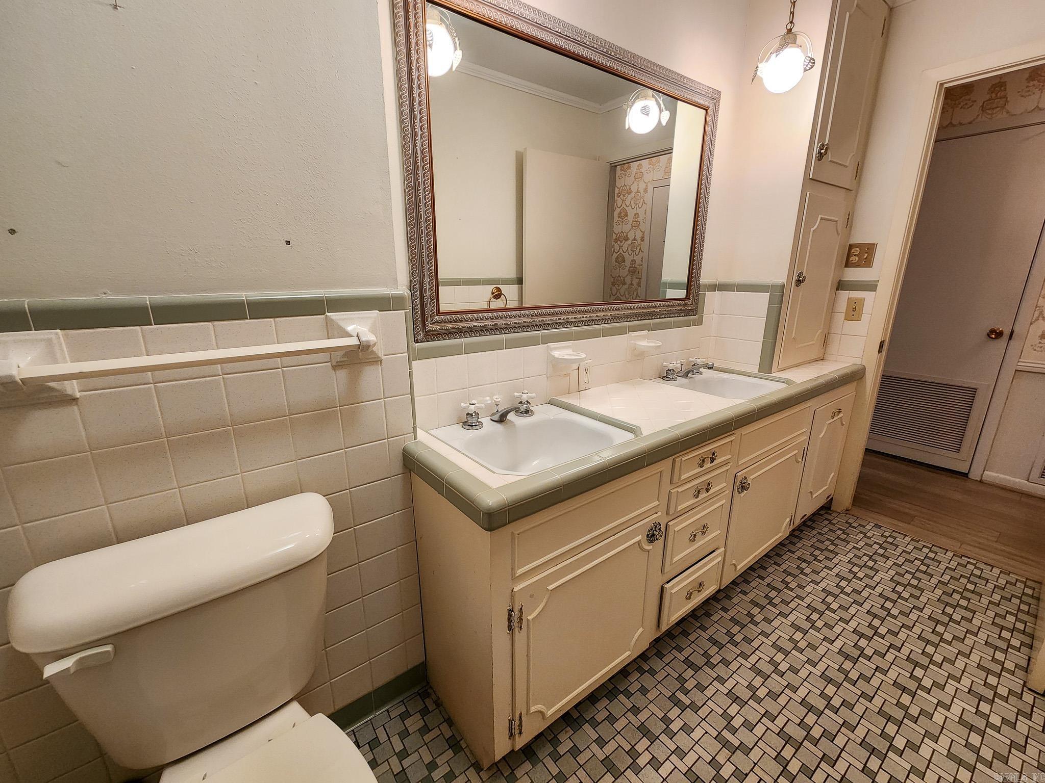 THOMPSON HEIGHTS 4TH S-D - Residential