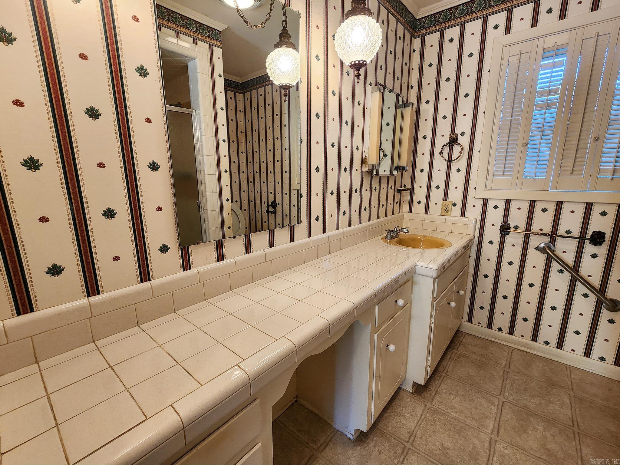 THOMPSON HEIGHTS 4TH S-D - Residential