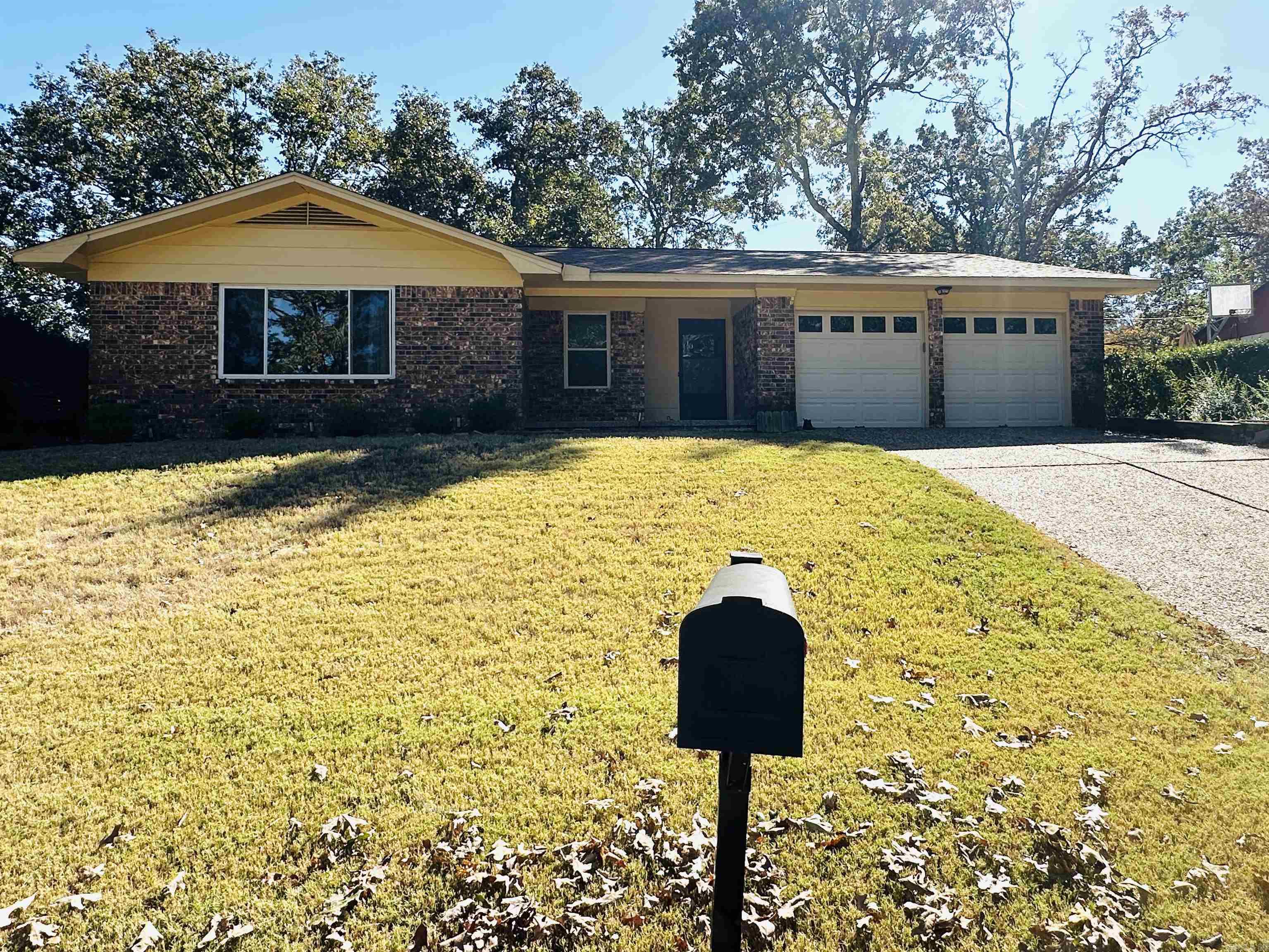 INDIAN HILLS - Residential