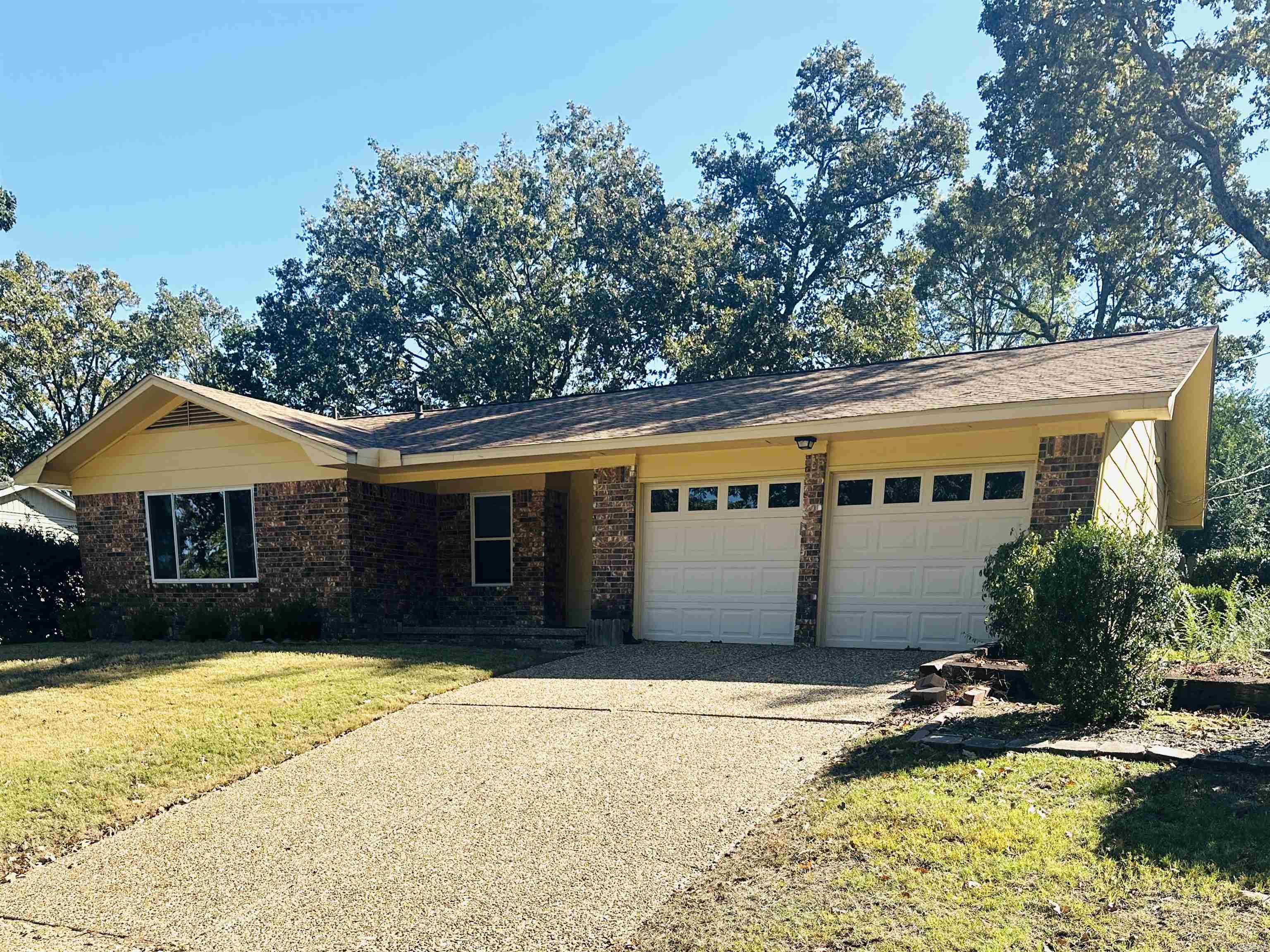 INDIAN HILLS - Residential