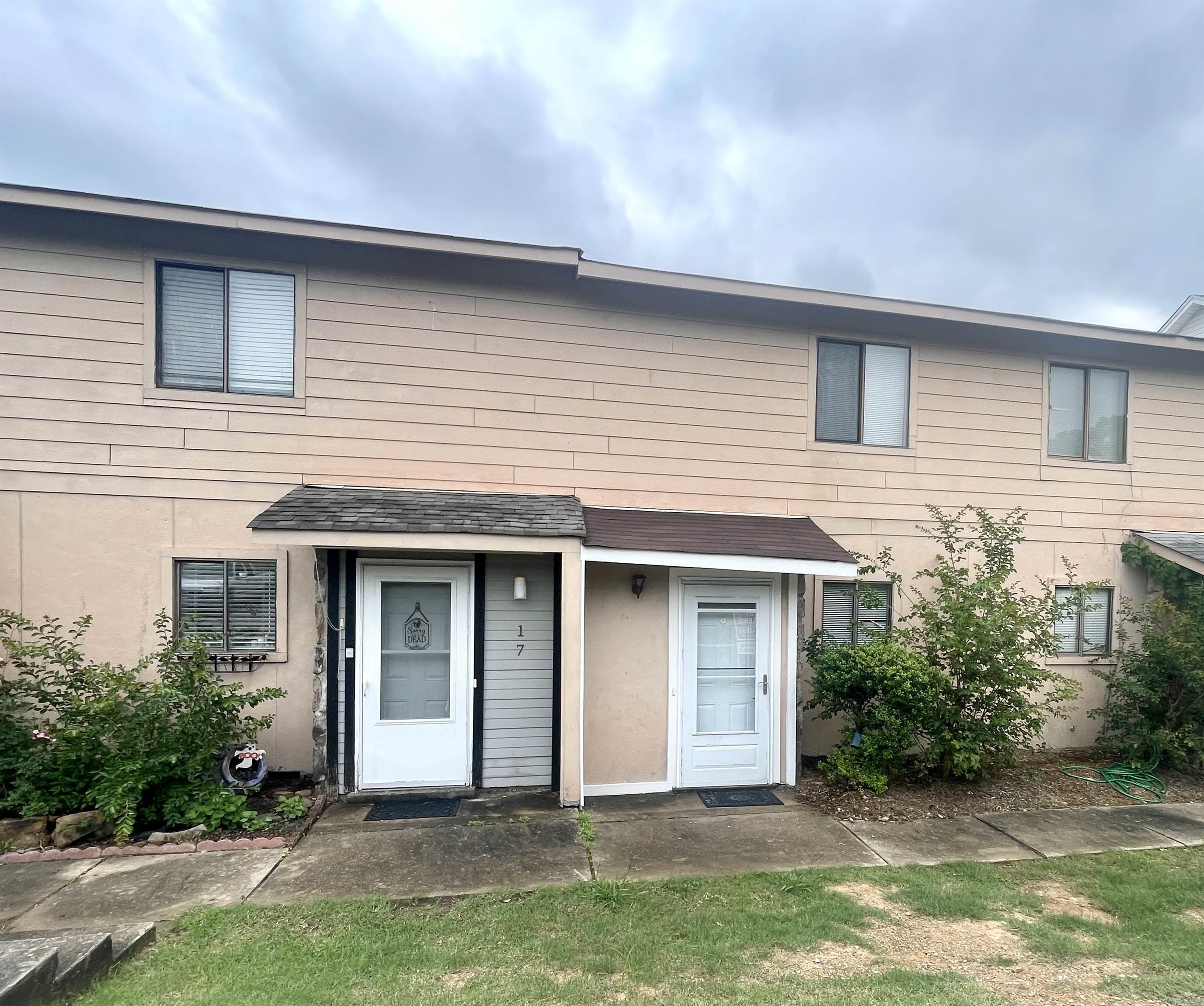 Move in ready townhome in the heart of Maumelle! Fresh paint throughout, Large Primary bedroom. Kitchen, dining, living, half bath, laundry downstairs bedrooms and full bath upstairs. Private patio and storage area. Priced to sell! Cash offers or investment loans only. See agent remarks.