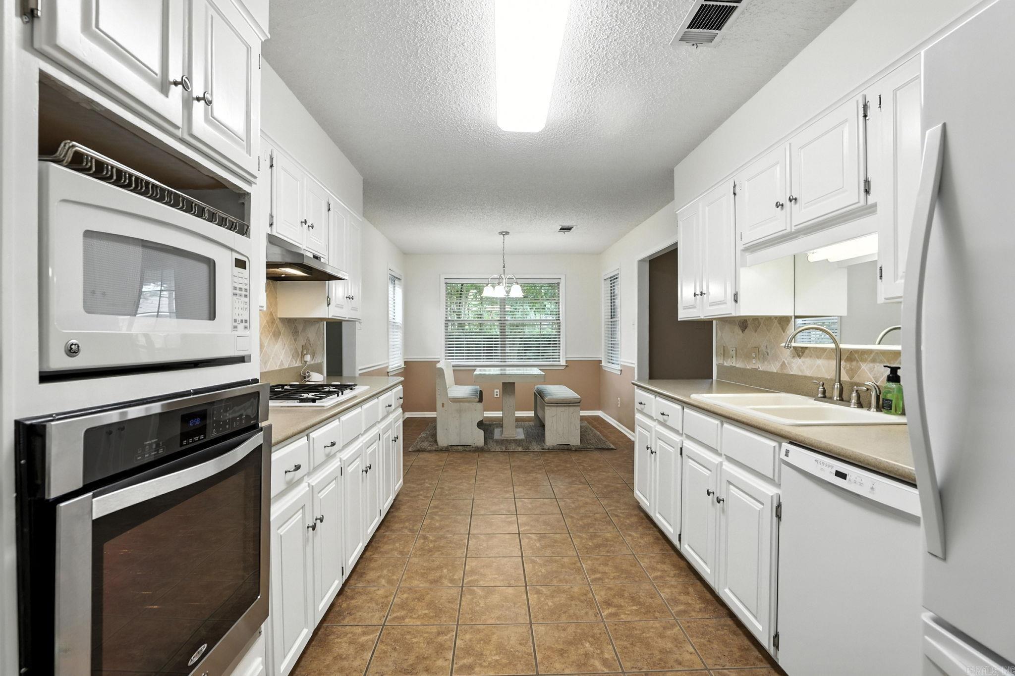 FOXWOOD ESTATES - Residential