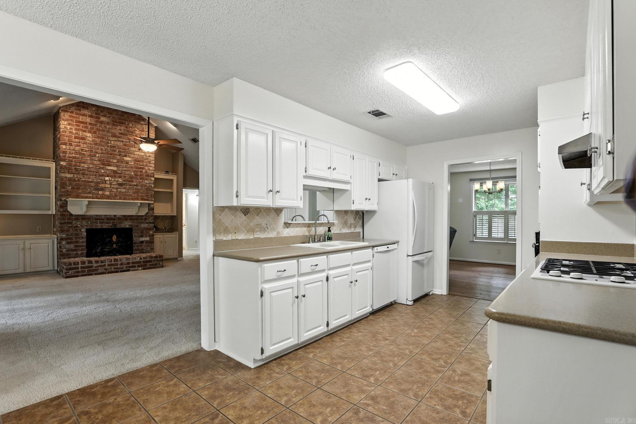 FOXWOOD ESTATES - Residential