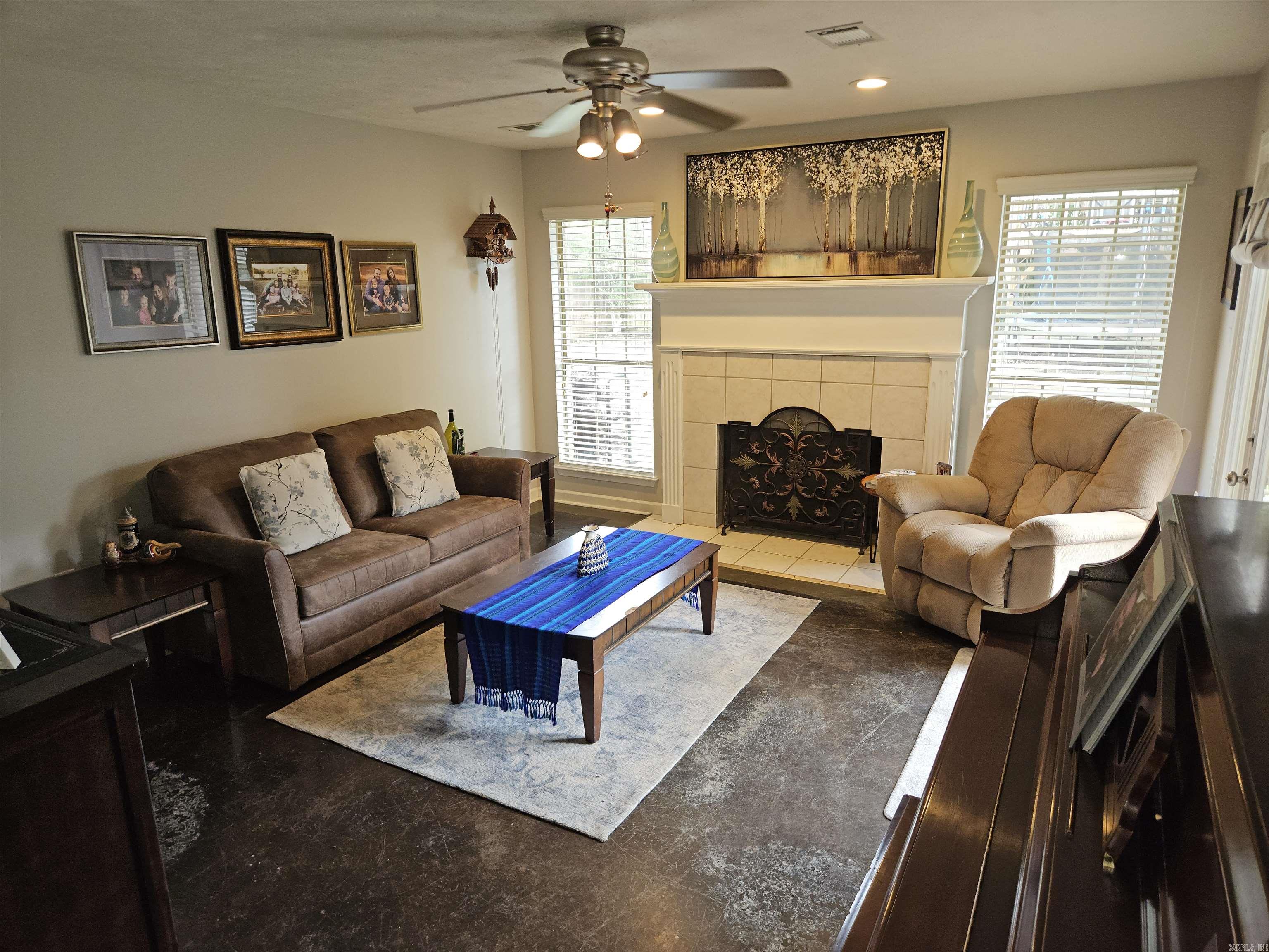 ROYAL OAKS - Residential