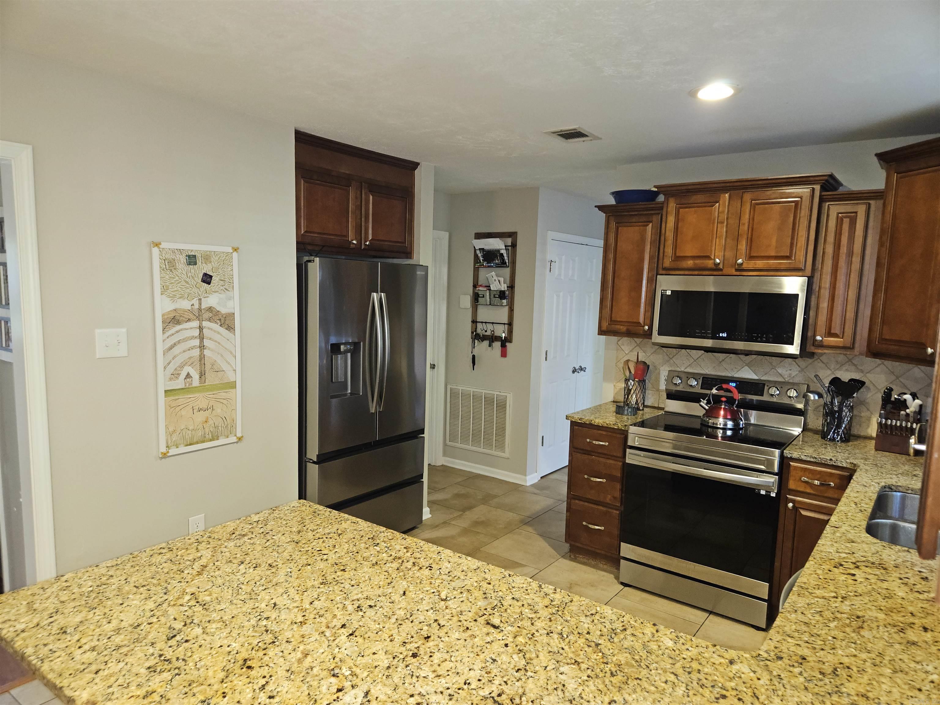 ROYAL OAKS - Residential