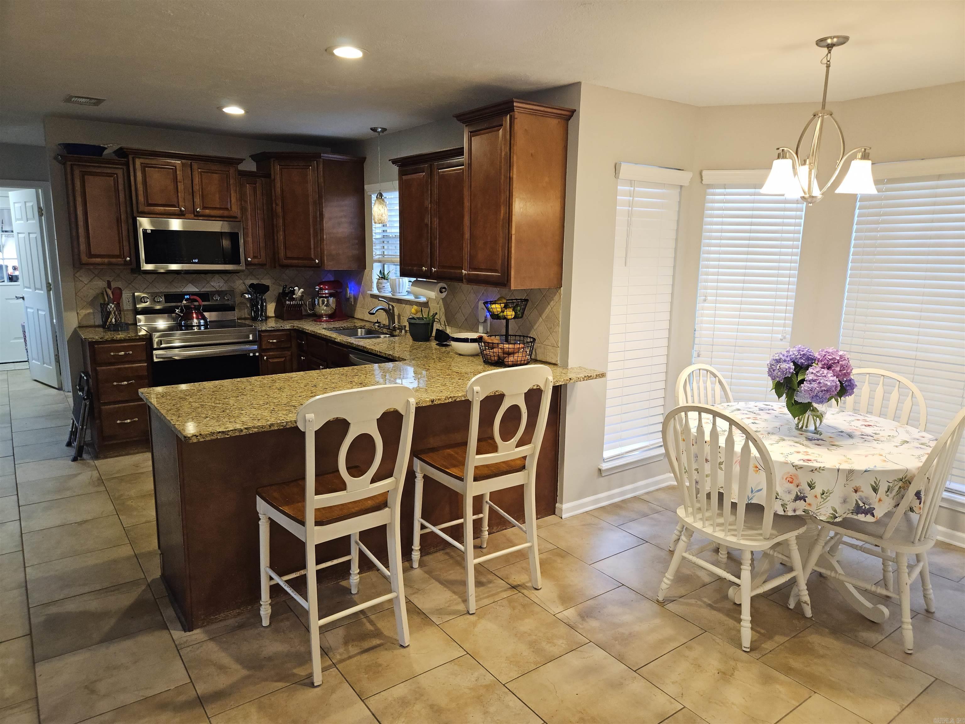 ROYAL OAKS - Residential