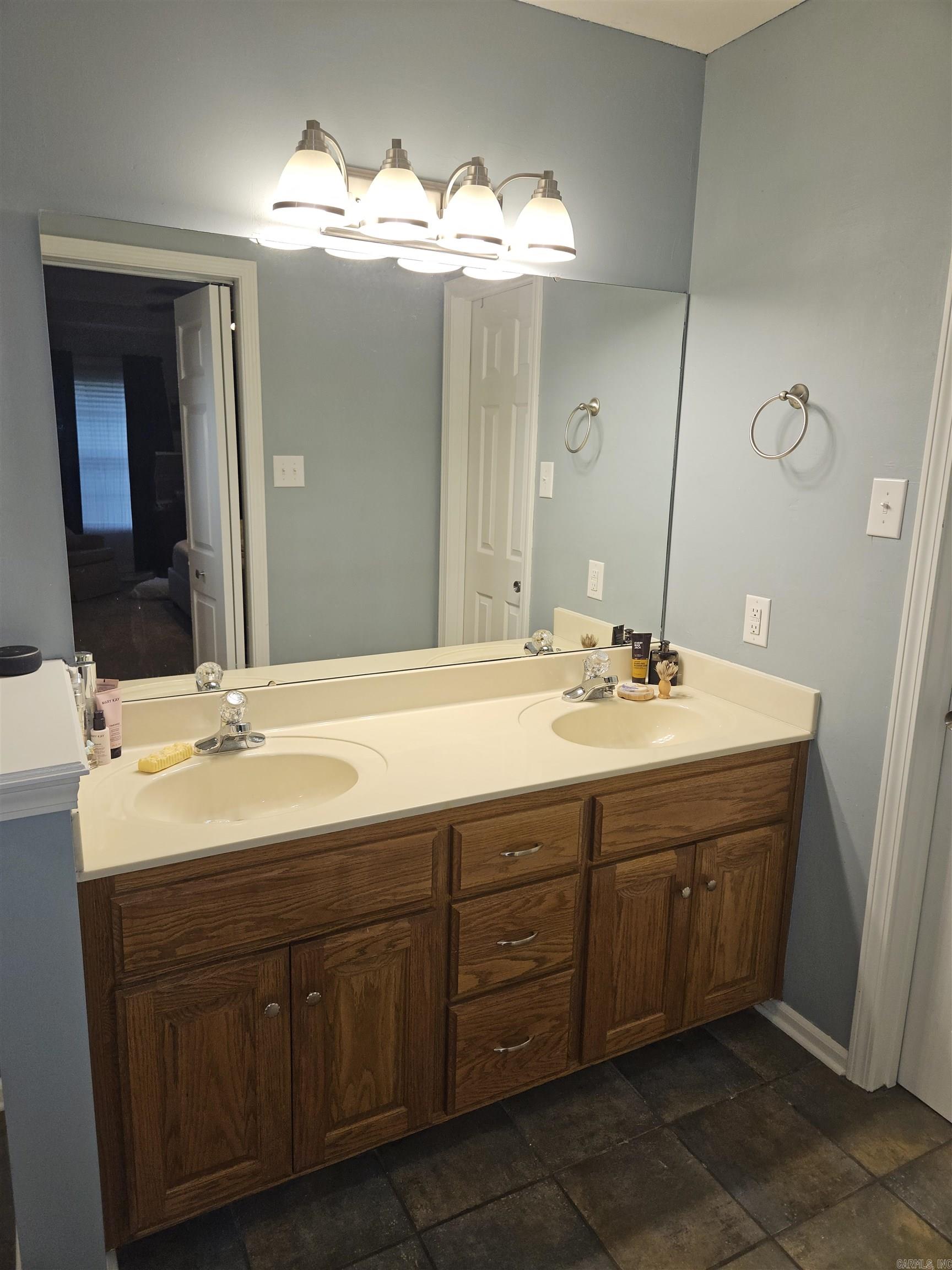 ROYAL OAKS - Residential