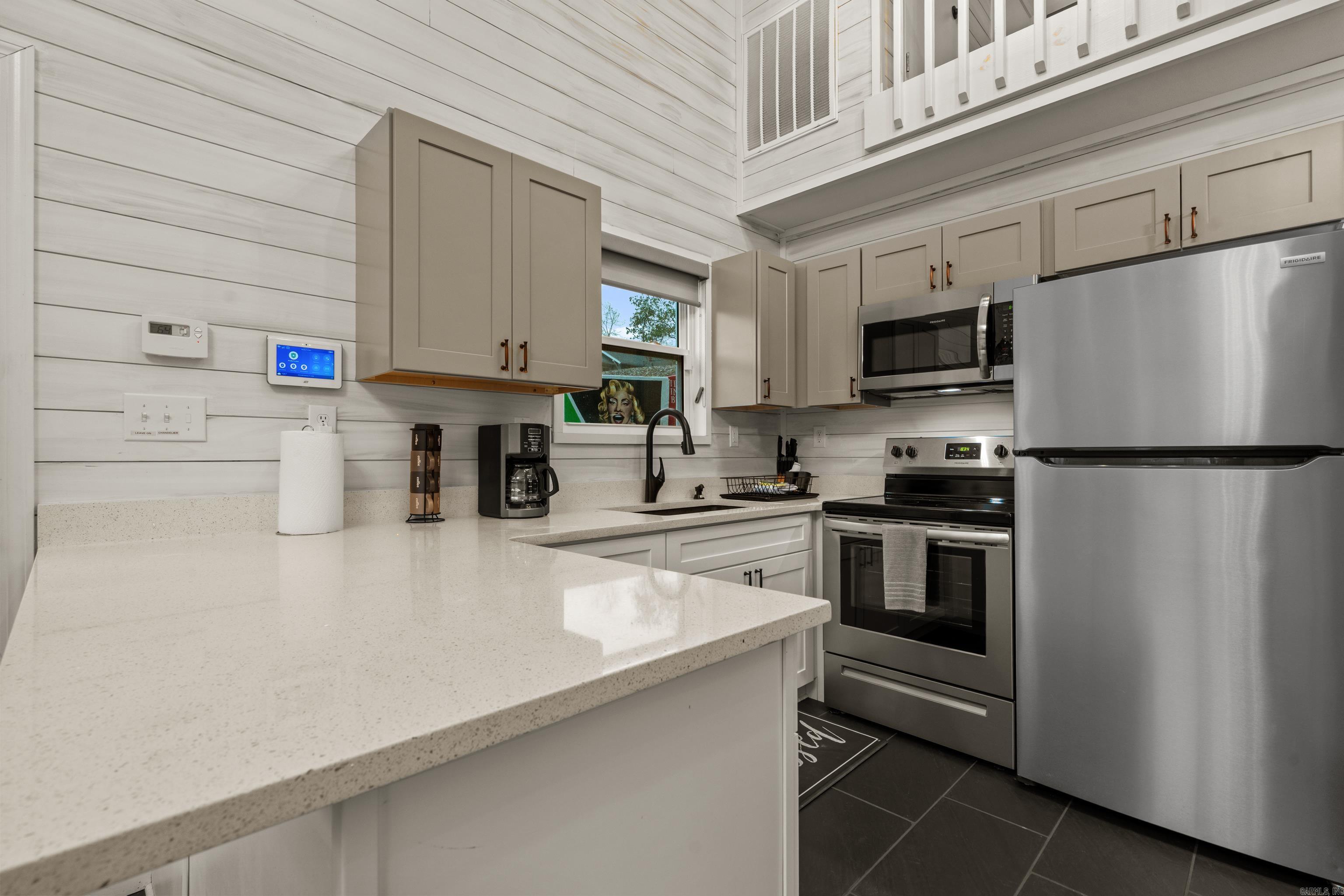 HSR BLK - Residential