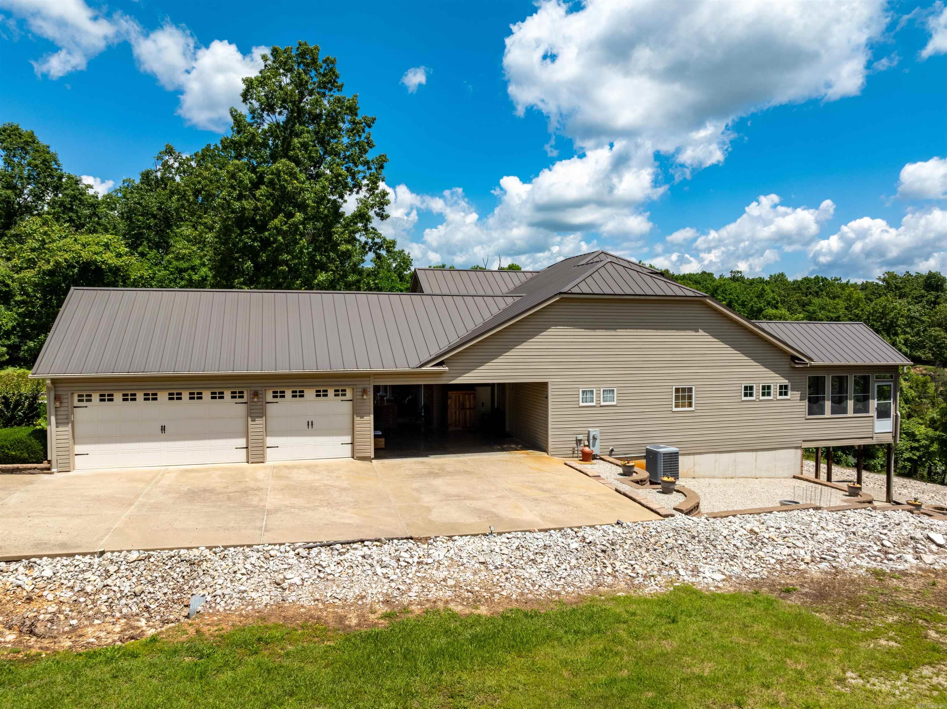 CROWN VIEW - Residential