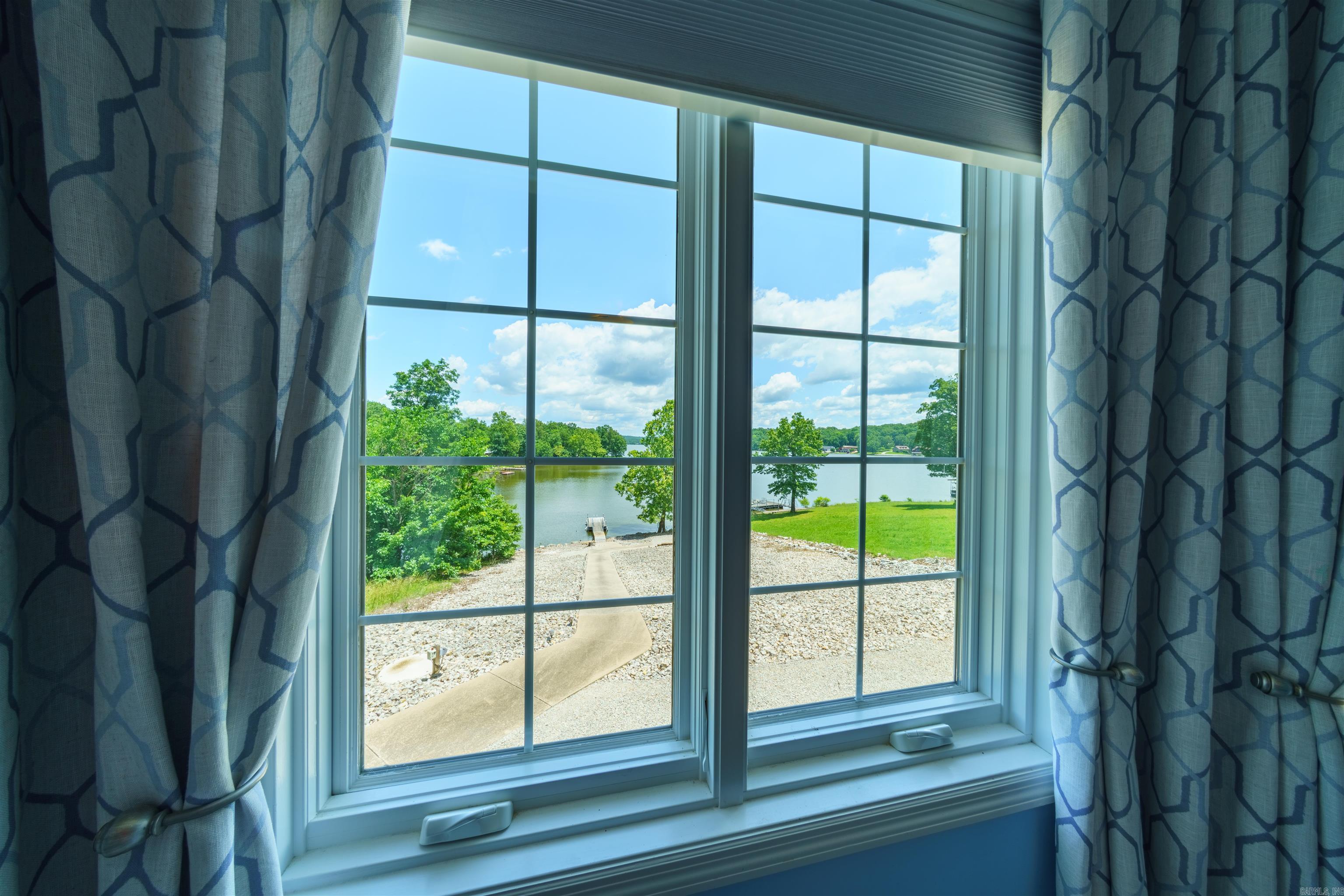 CROWN VIEW - Residential