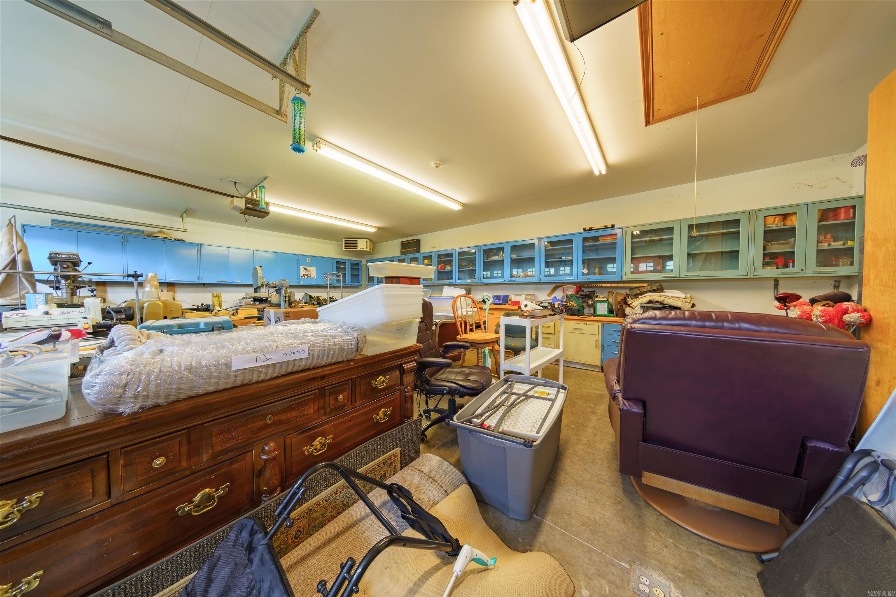 CROWN VIEW - Residential