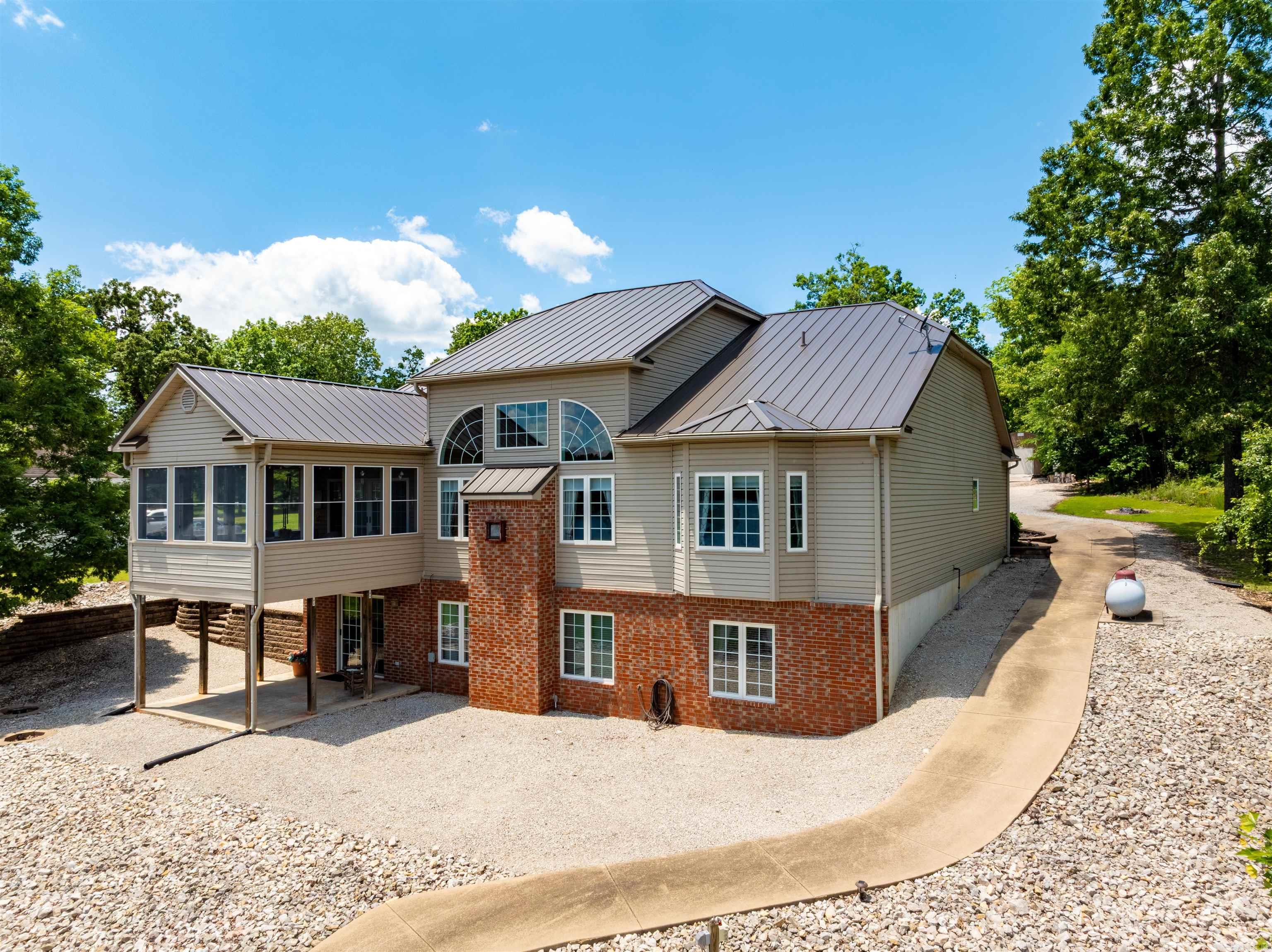 CROWN VIEW - Residential