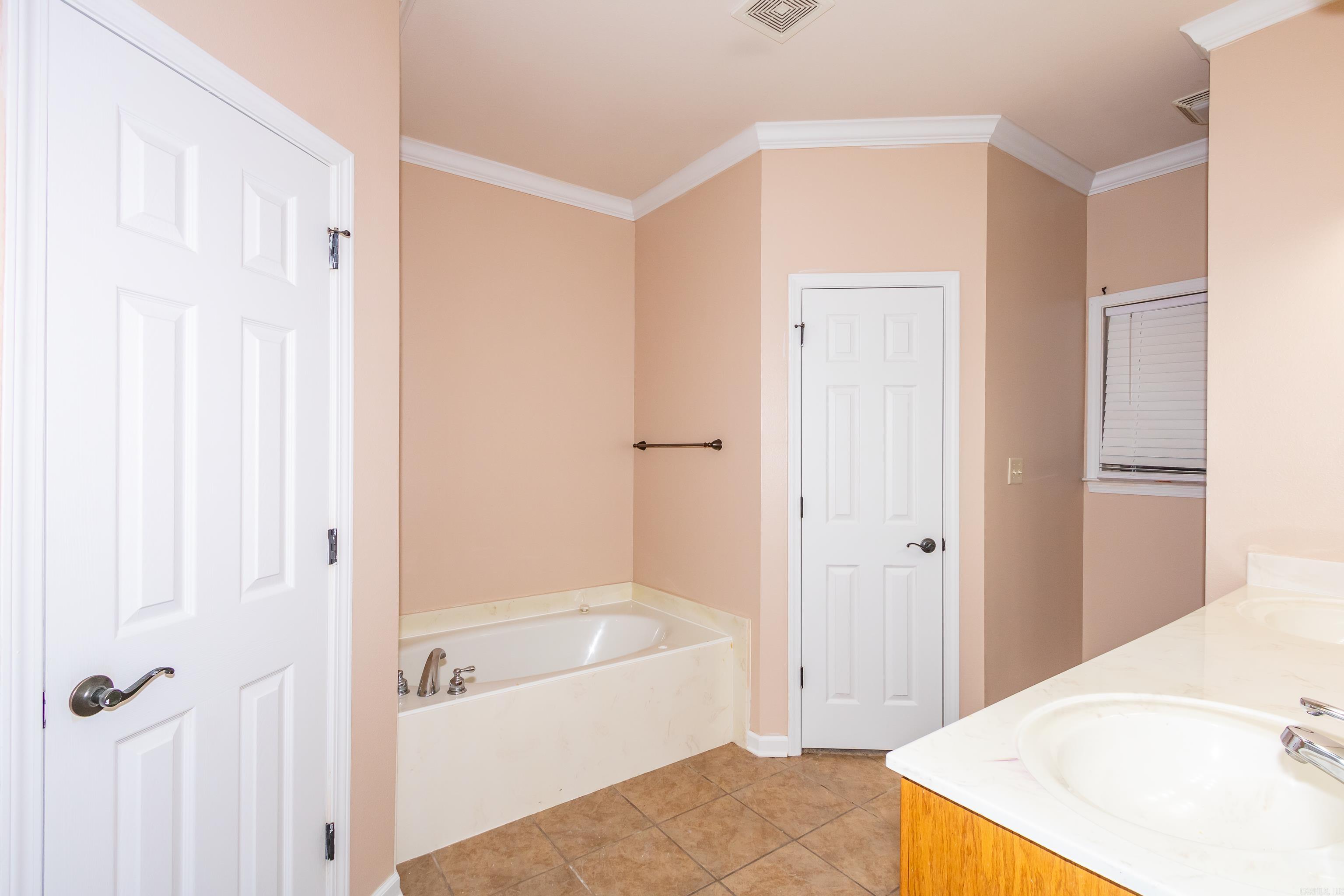 CHATEAUS ON STAGECOACH - Residential