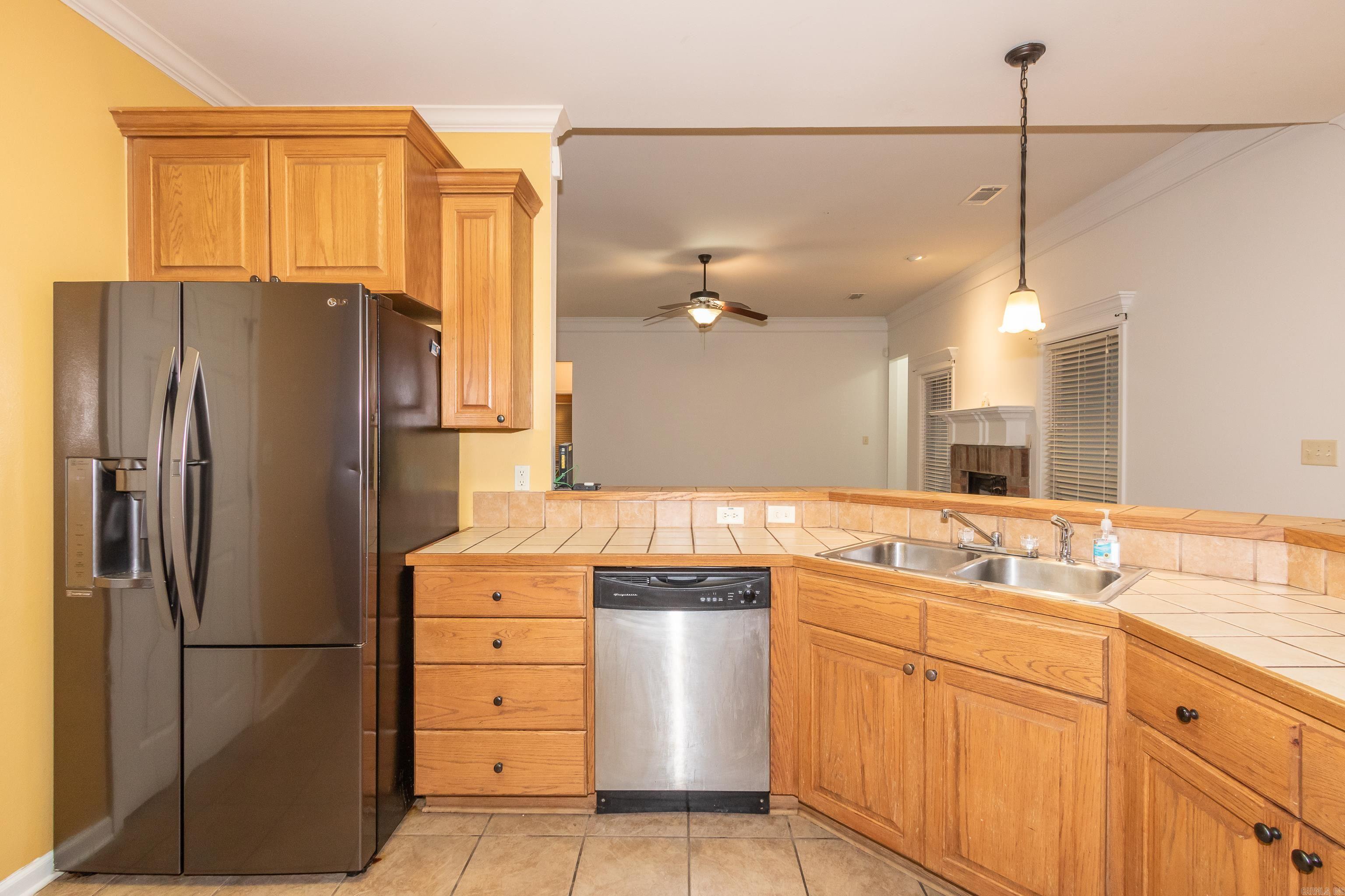 CHATEAUS ON STAGECOACH - Residential