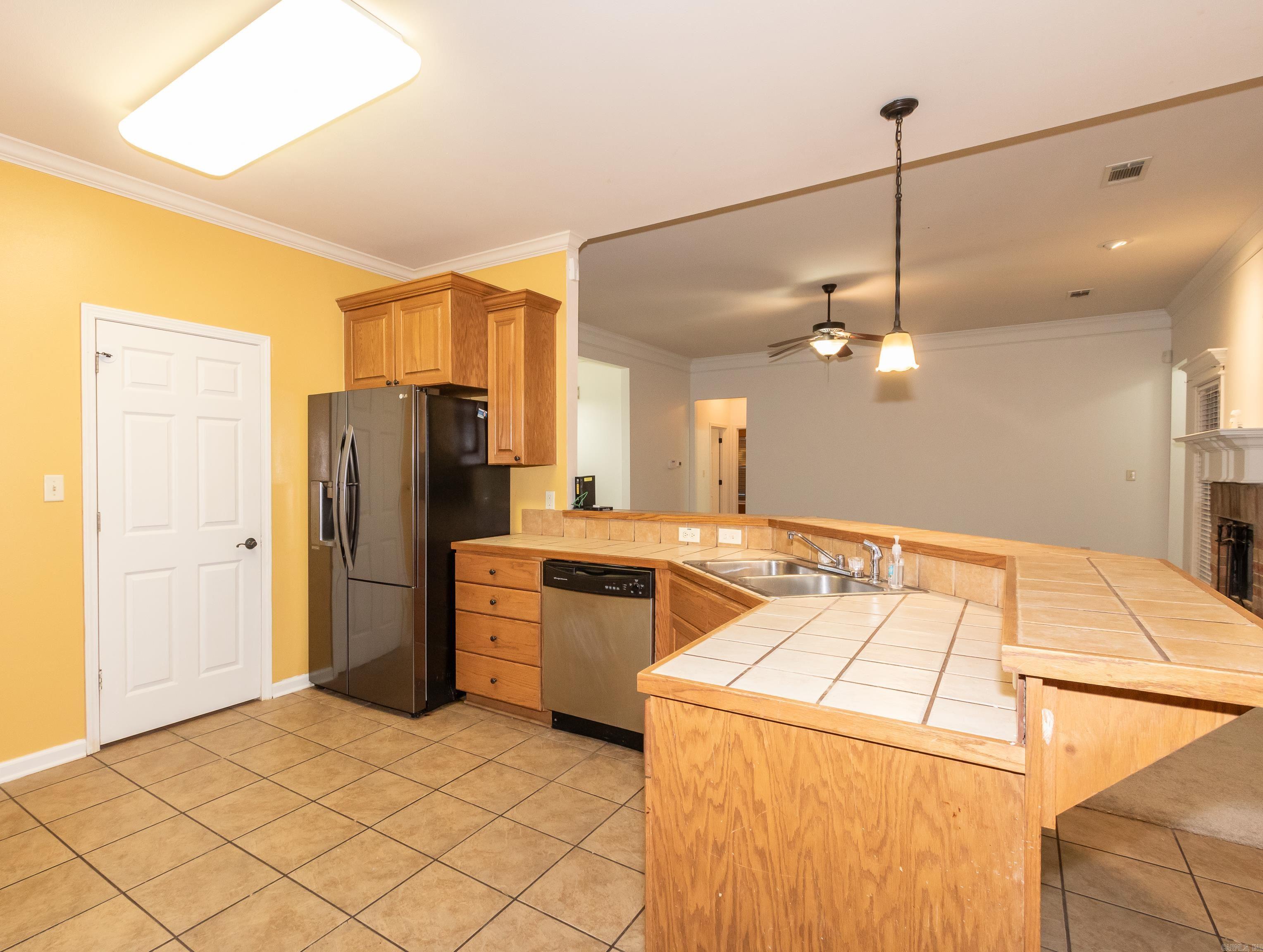 CHATEAUS ON STAGECOACH - Residential