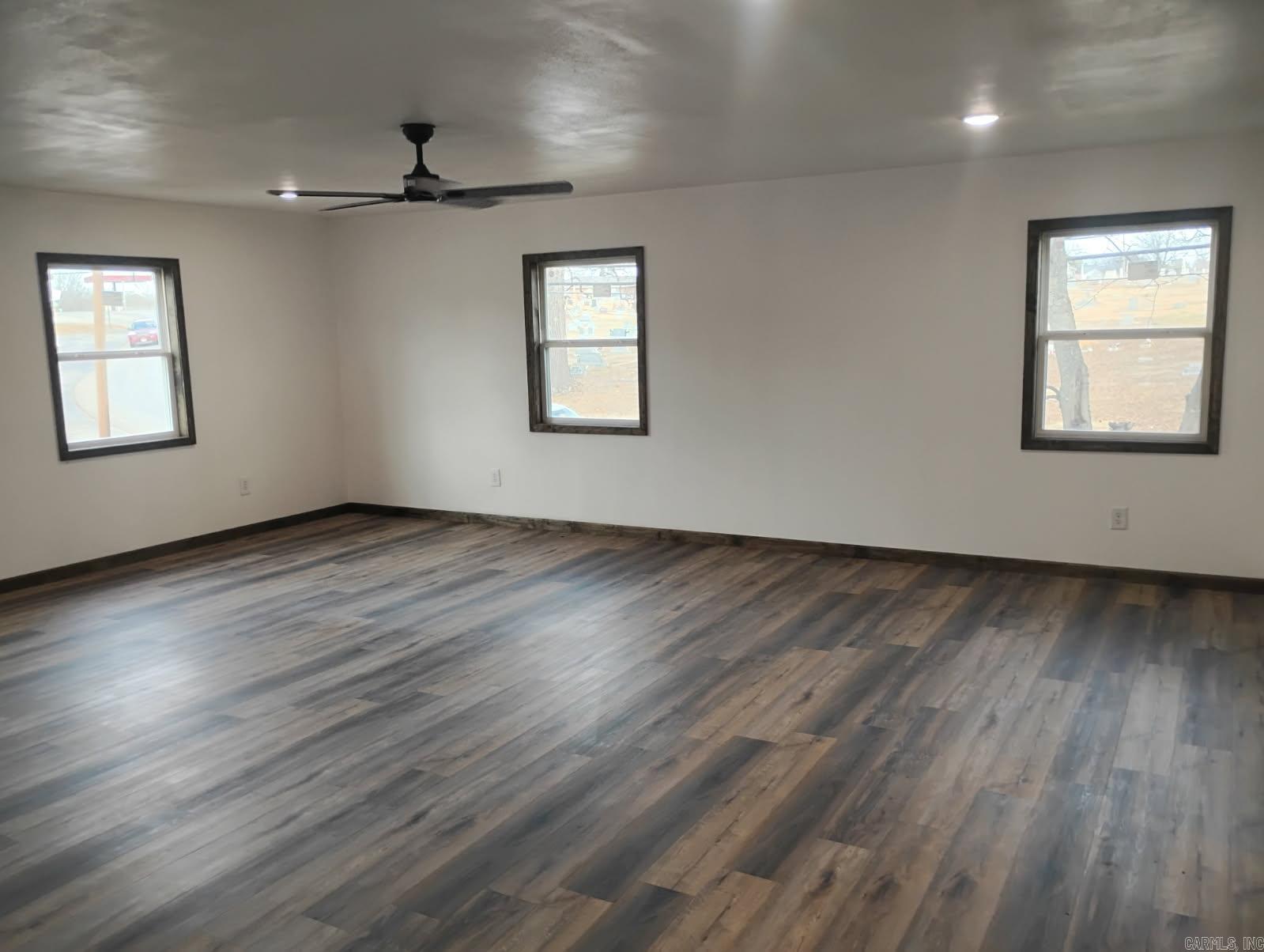 UNPLATTED ACREAGE - Residential