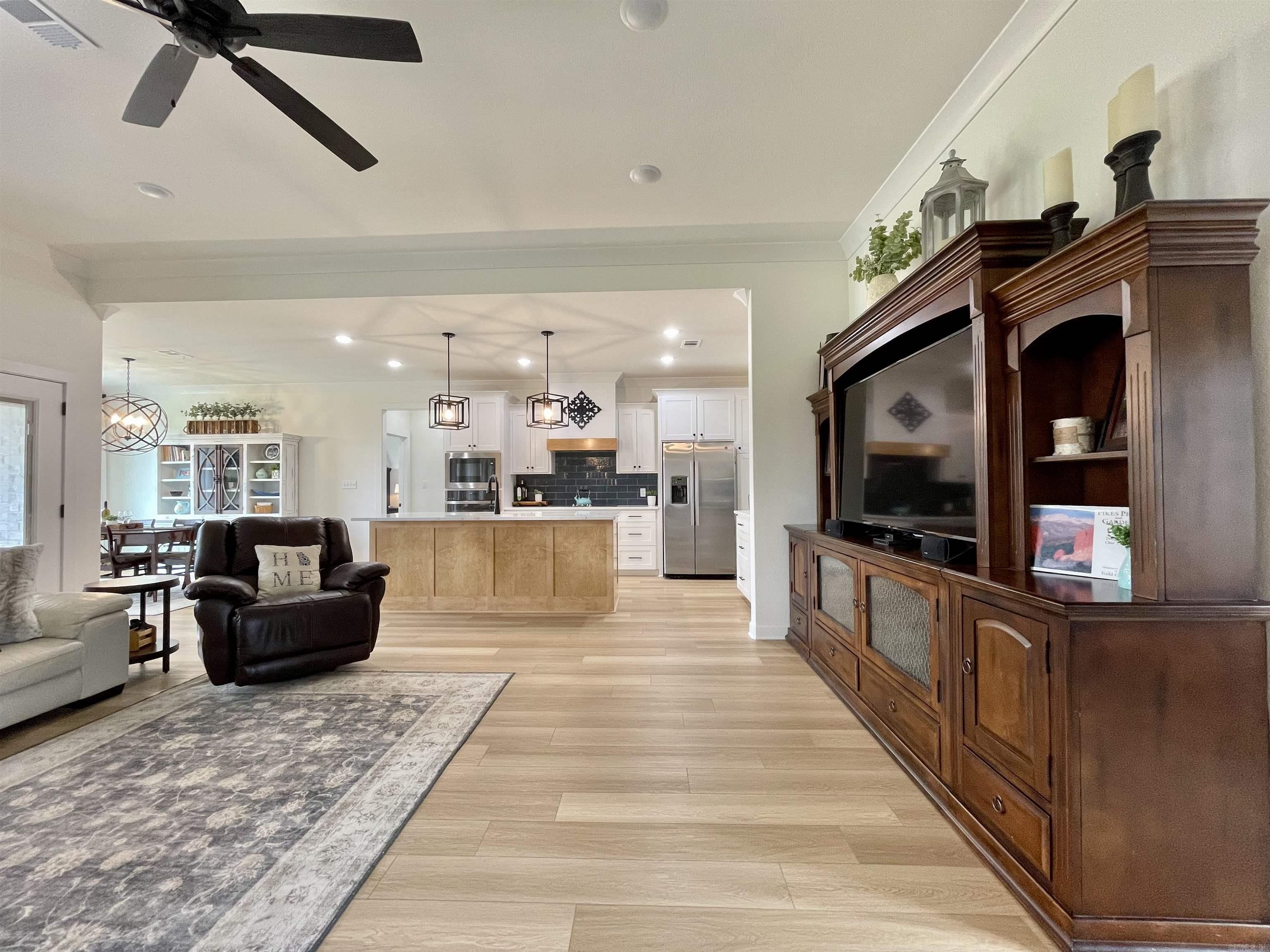 JACOB CREEK - Residential