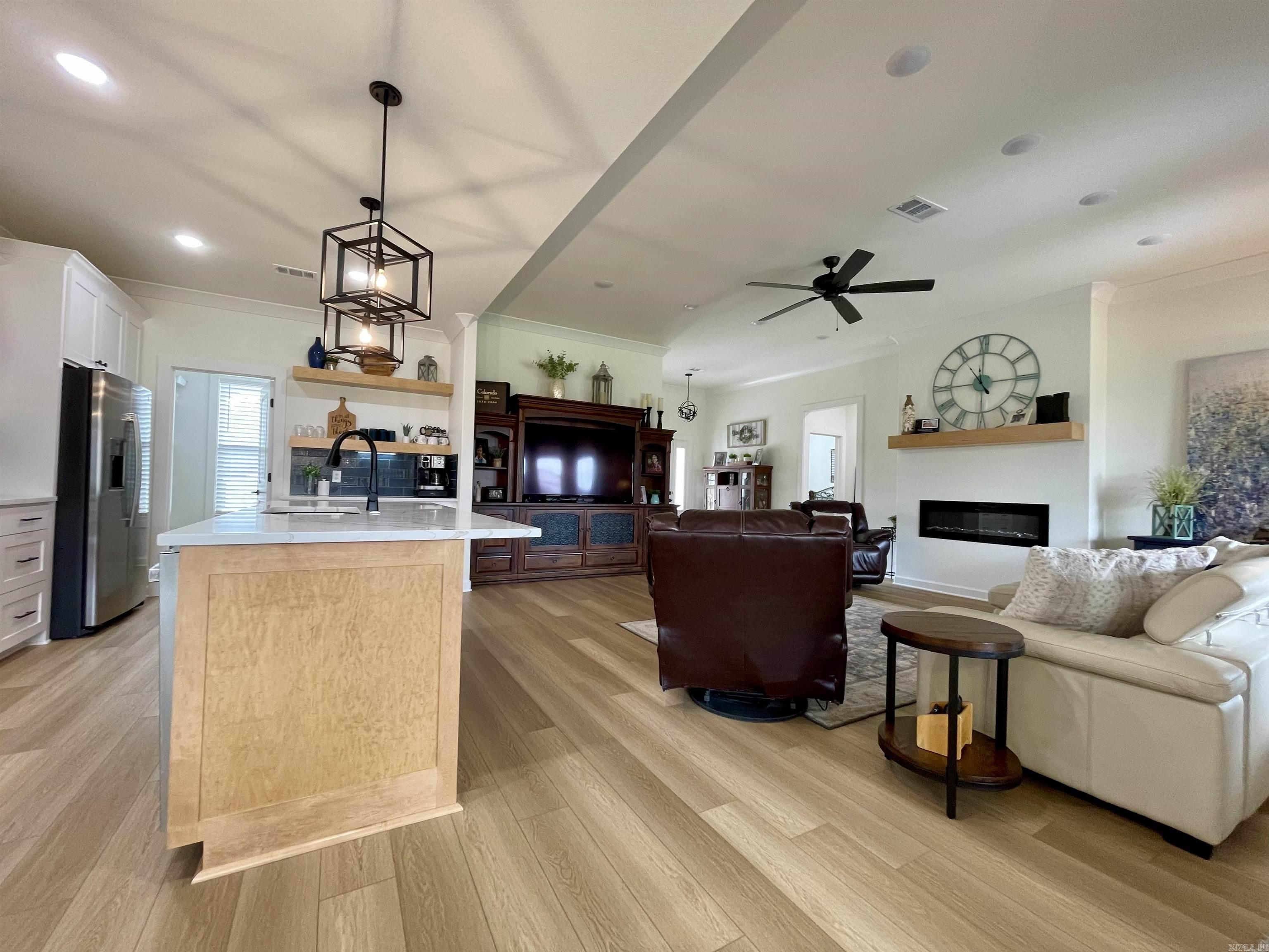 JACOB CREEK - Residential