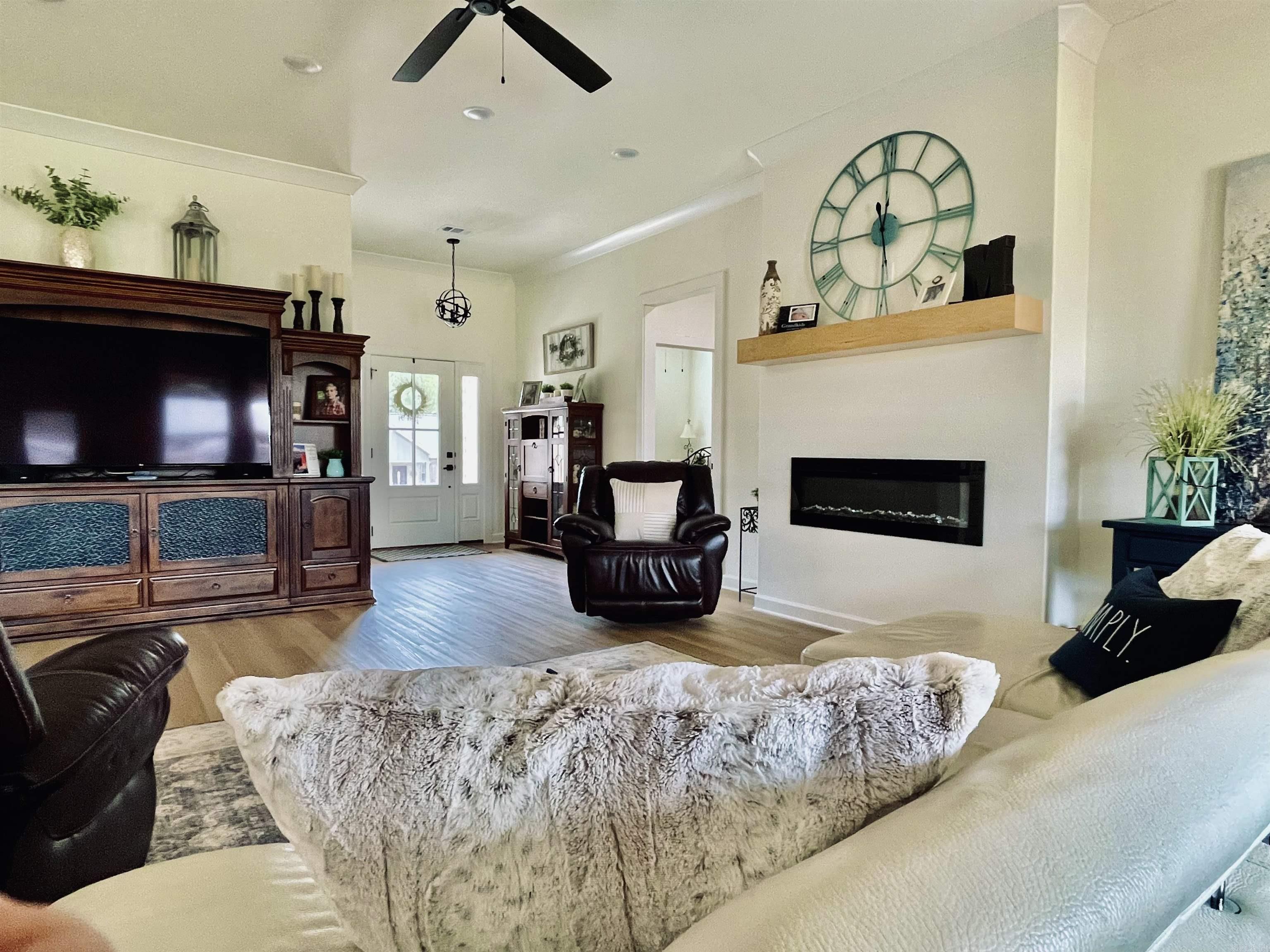 JACOB CREEK - Residential