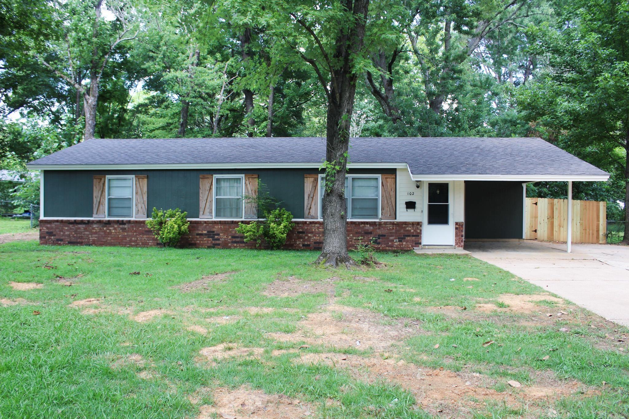 Are you searching for the perfect home in Searcy that offers both charm and convenience? Look no further! Located just minutes away from everything Searcy has to offer, this home is perfectly situated for those who value accessibility and ease of travel. Whether you're commuting to work, heading out for a day of shopping, or exploring local dining options, you'll find all your needs conveniently close by. The heart of this home is undoubtedly its beautifully remodeled kitchen. Featuring a large undermount sink and stunning 3cm granite countertops, the kitchen is not only functional but also a stylish space where you can enjoy cooking and entertaining. The modern design and high-quality finishes ensure that this kitchen will be a joy to use for years to come. The entire house has been freshly painted, creating a bright and welcoming atmosphere. The updated main bathroom and half bathroom add to the home's appeal, offering contemporary fixtures and a soothing ambiance. This charming home is affordably priced, making it an excellent choice for first-time buyers or anyone seeking a move-in ready property. Lets go take a look!