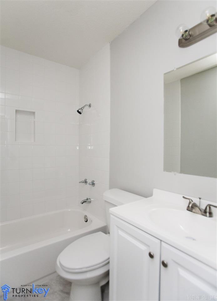 American Manor - Residential Lease