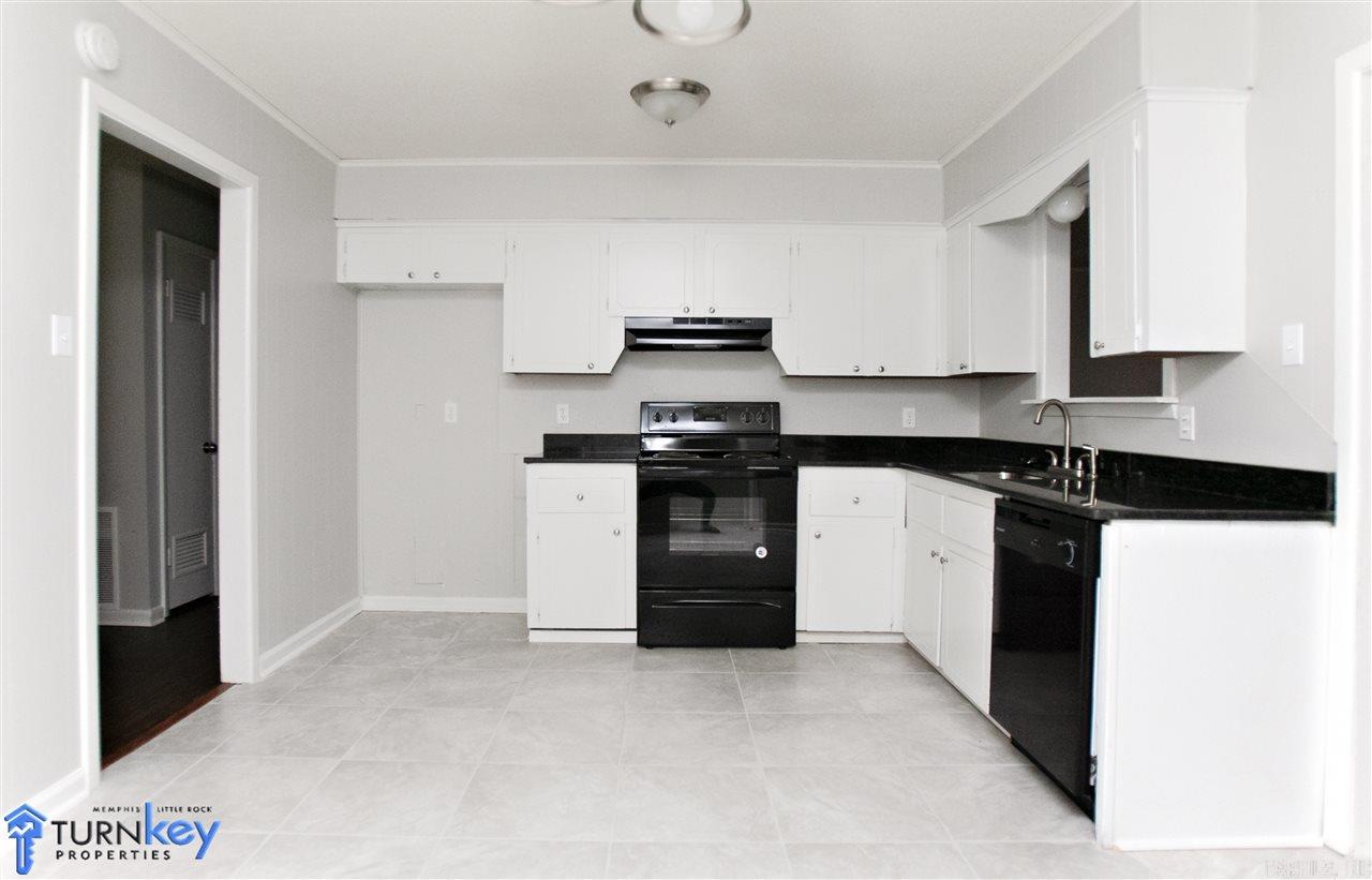 American Manor - Residential Lease