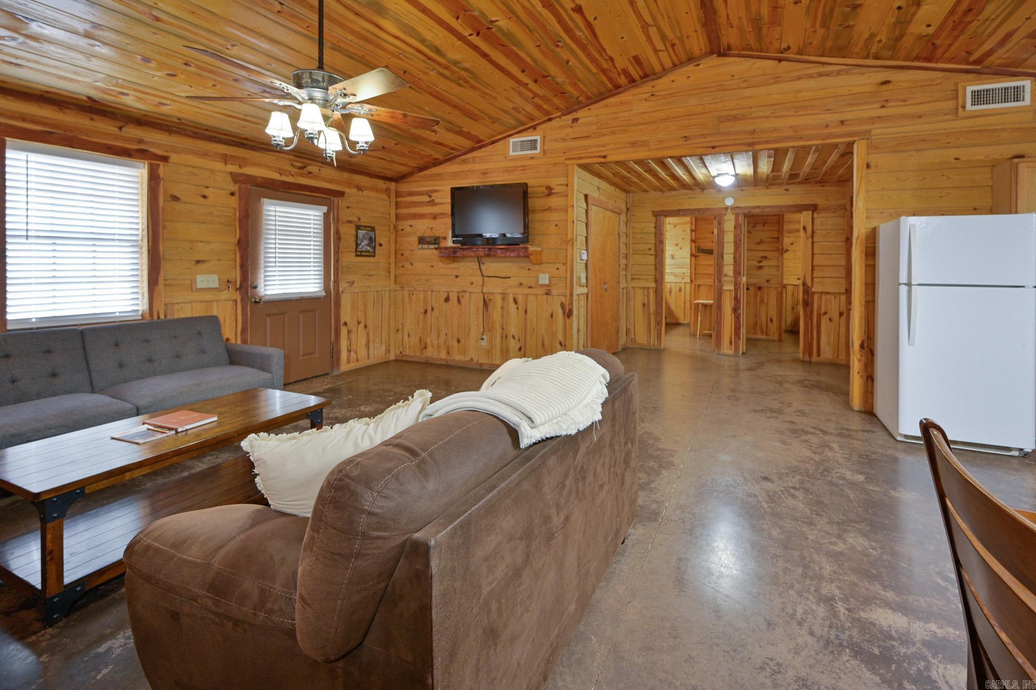 Board Camp - Residential