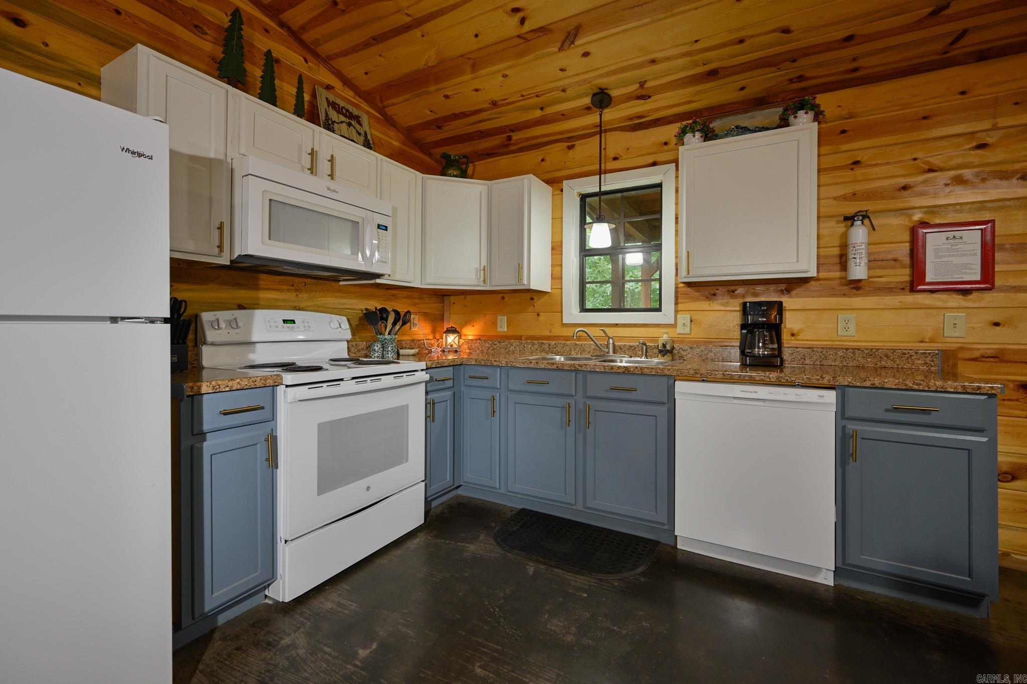 Board Camp - Residential