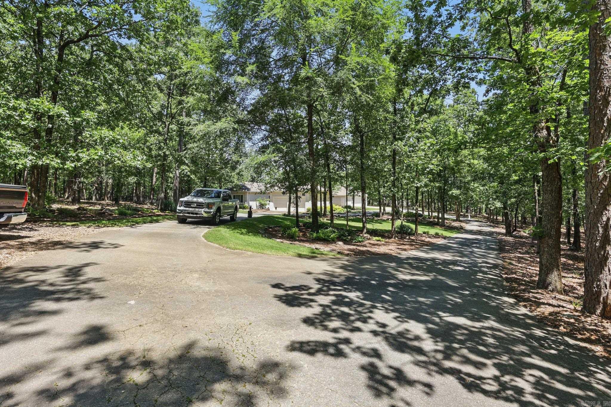 PINNACLE ZINLLAND ESTATES - Residential