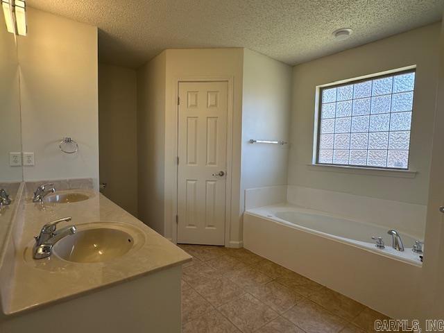 EMERALD VALLEY - Residential