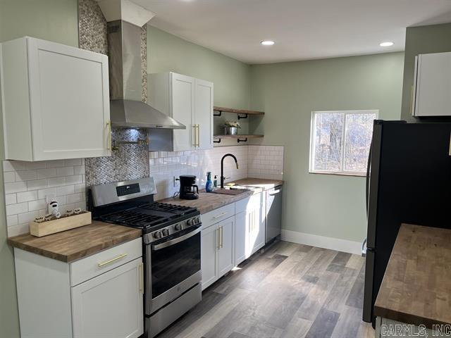 Austin & Taylor - Residential Lease