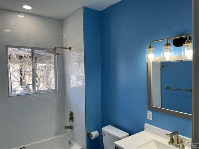 Austin & Taylor - Residential Lease