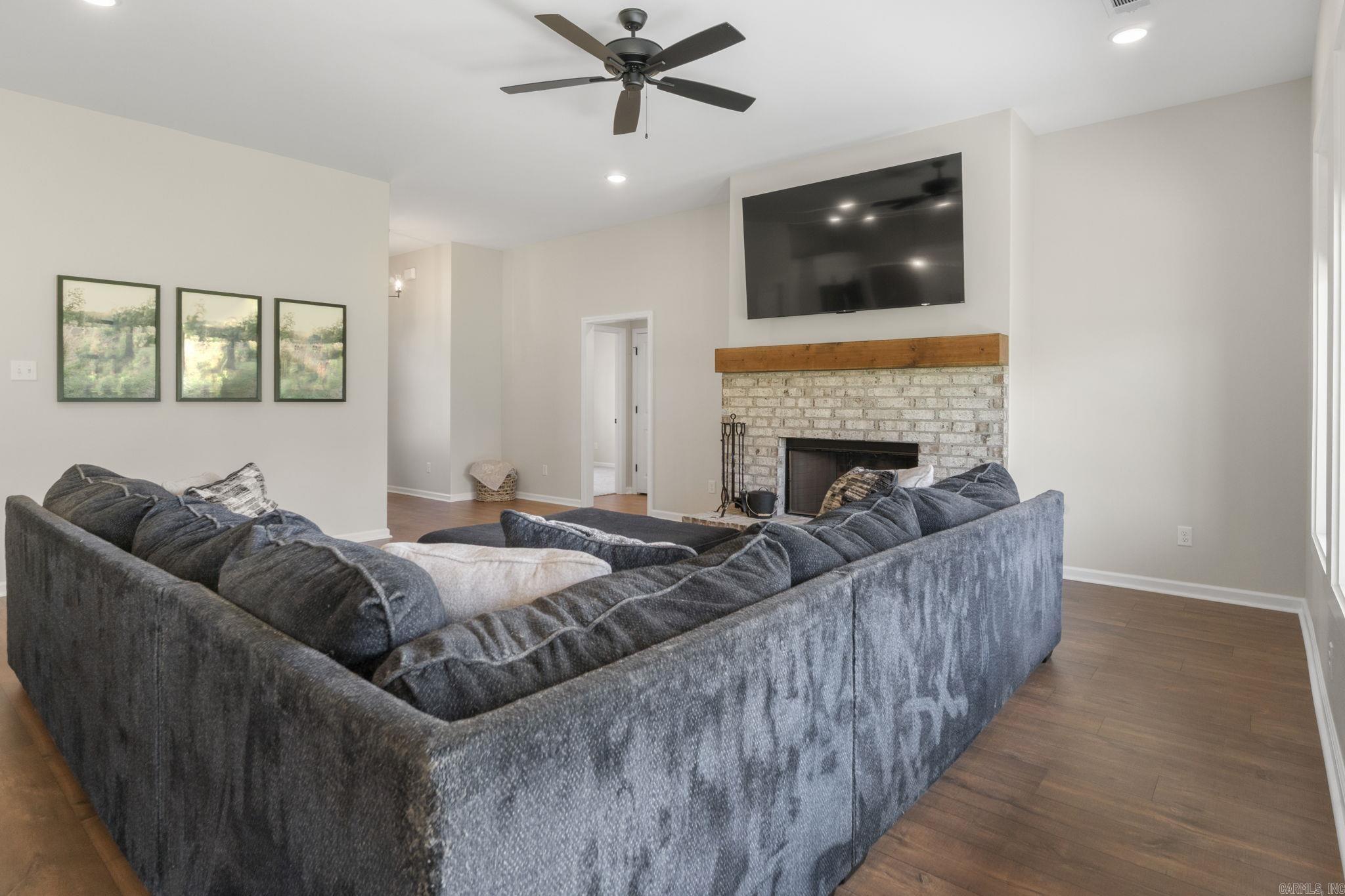 ASHLEY DOWNS - Residential