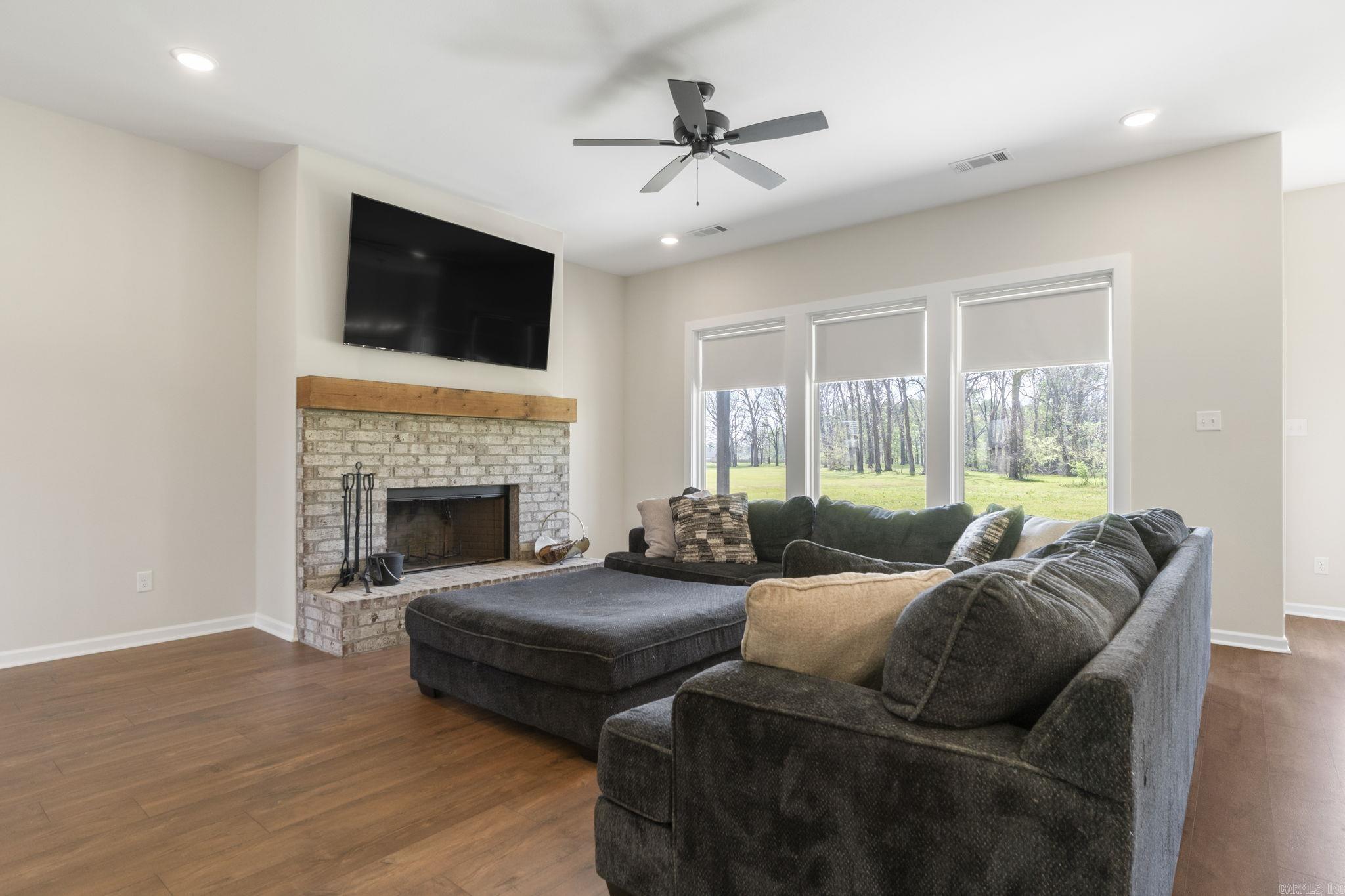 ASHLEY DOWNS - Residential