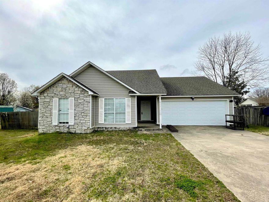 Great opportunity, Investors welcome! 3 bedrooms, 2 baths, living room has vaulted ceiling, black appliances in kitchen, separate laundry area. Seller says HVAC was replaced in 2021. Exterior is vinyl and stone. Will not work for all loan types.