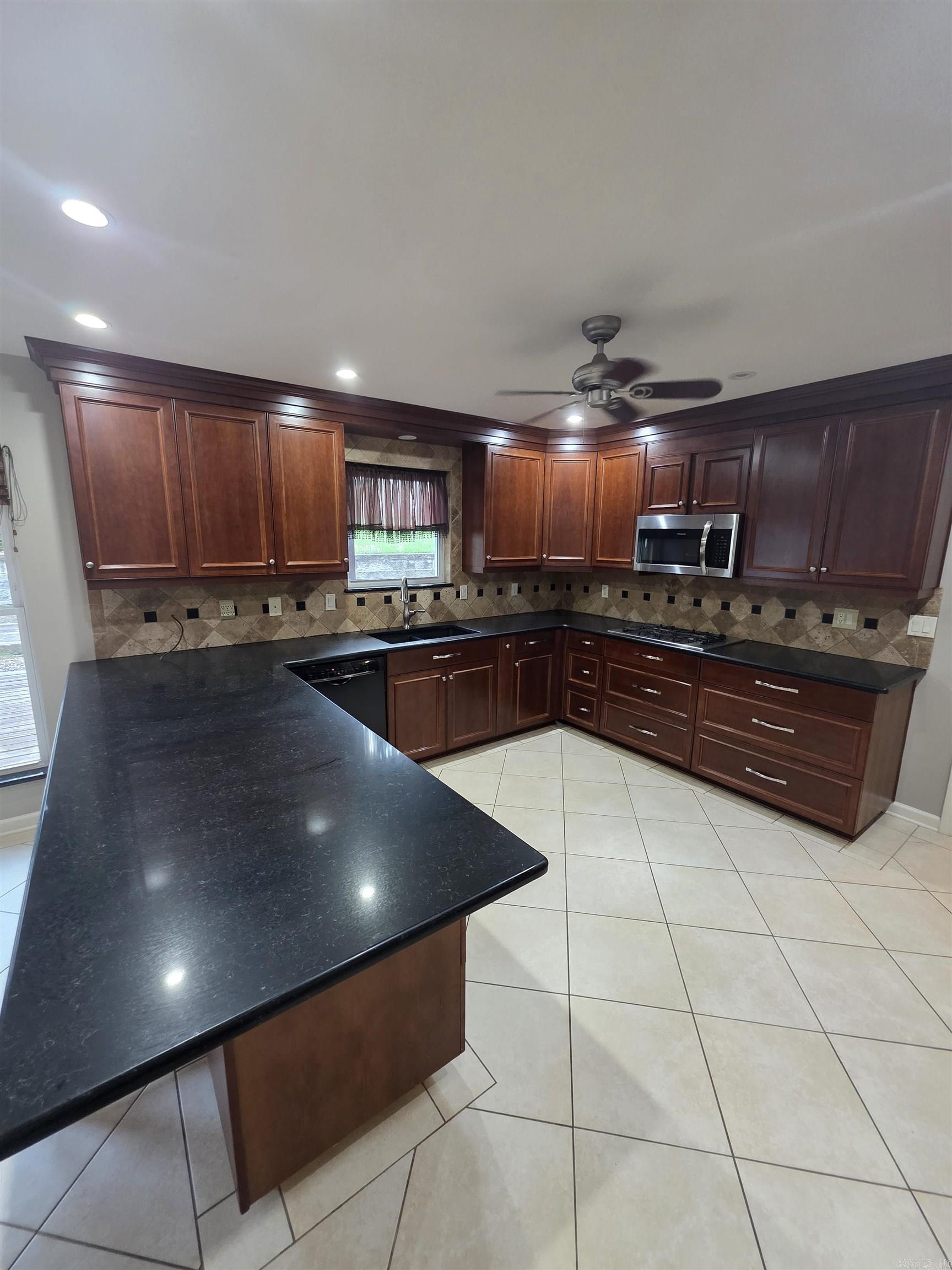 Pleasant Valley - Residential Lease