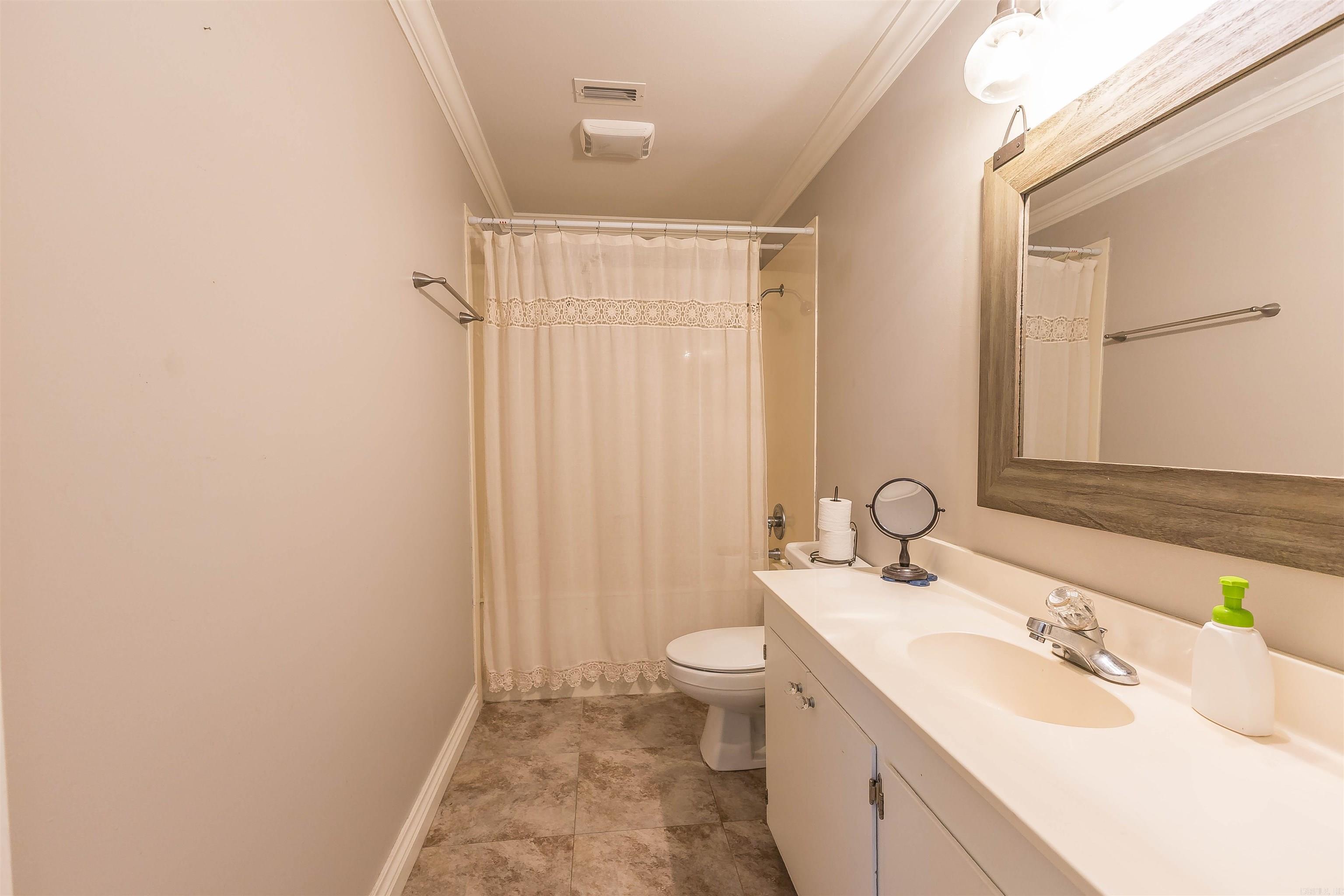 WEST LAKES ESTATES - Residential