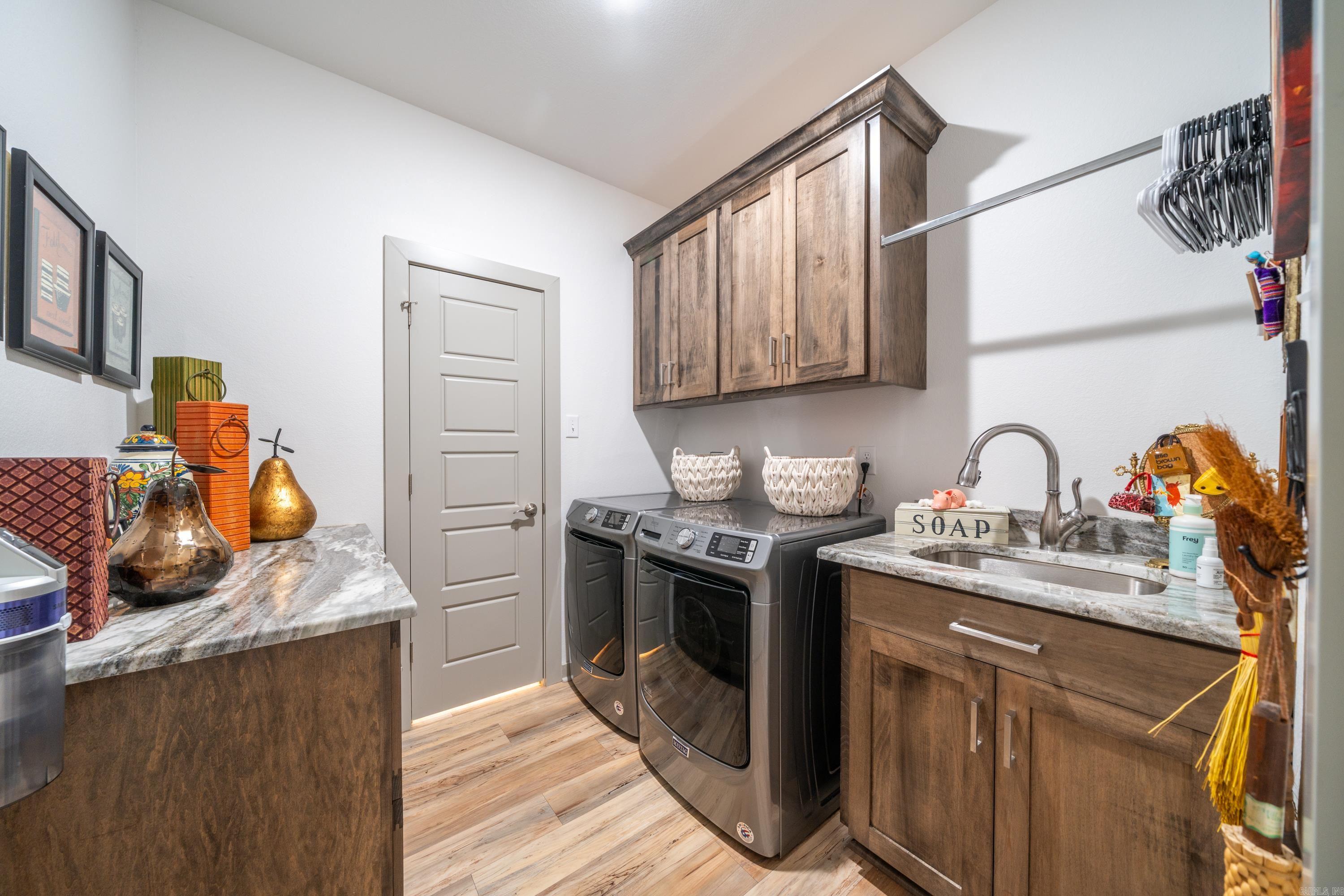 Lakeside Gardens - Residential