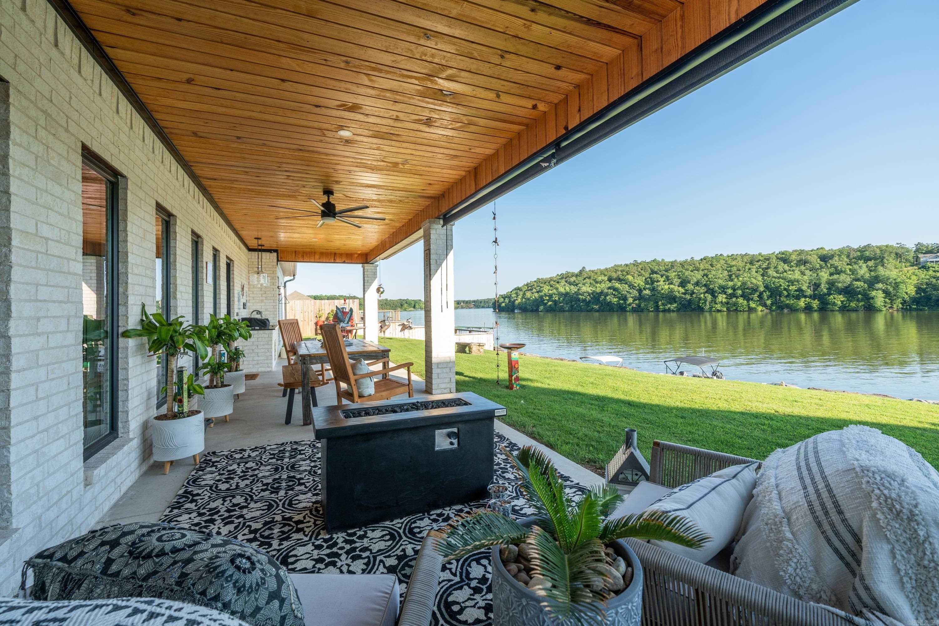 Lakeside Gardens - Residential