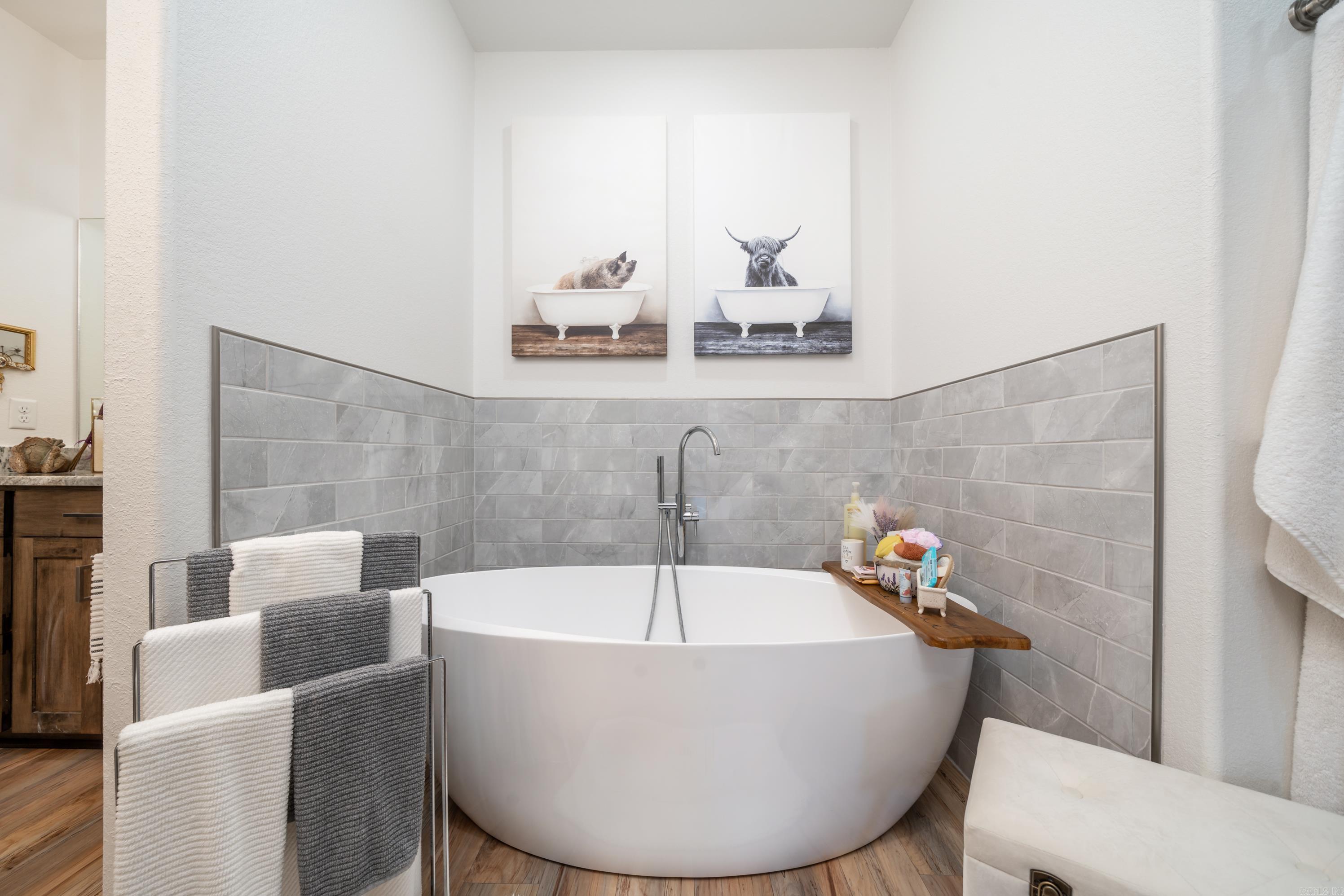 Lakeside Gardens - Residential