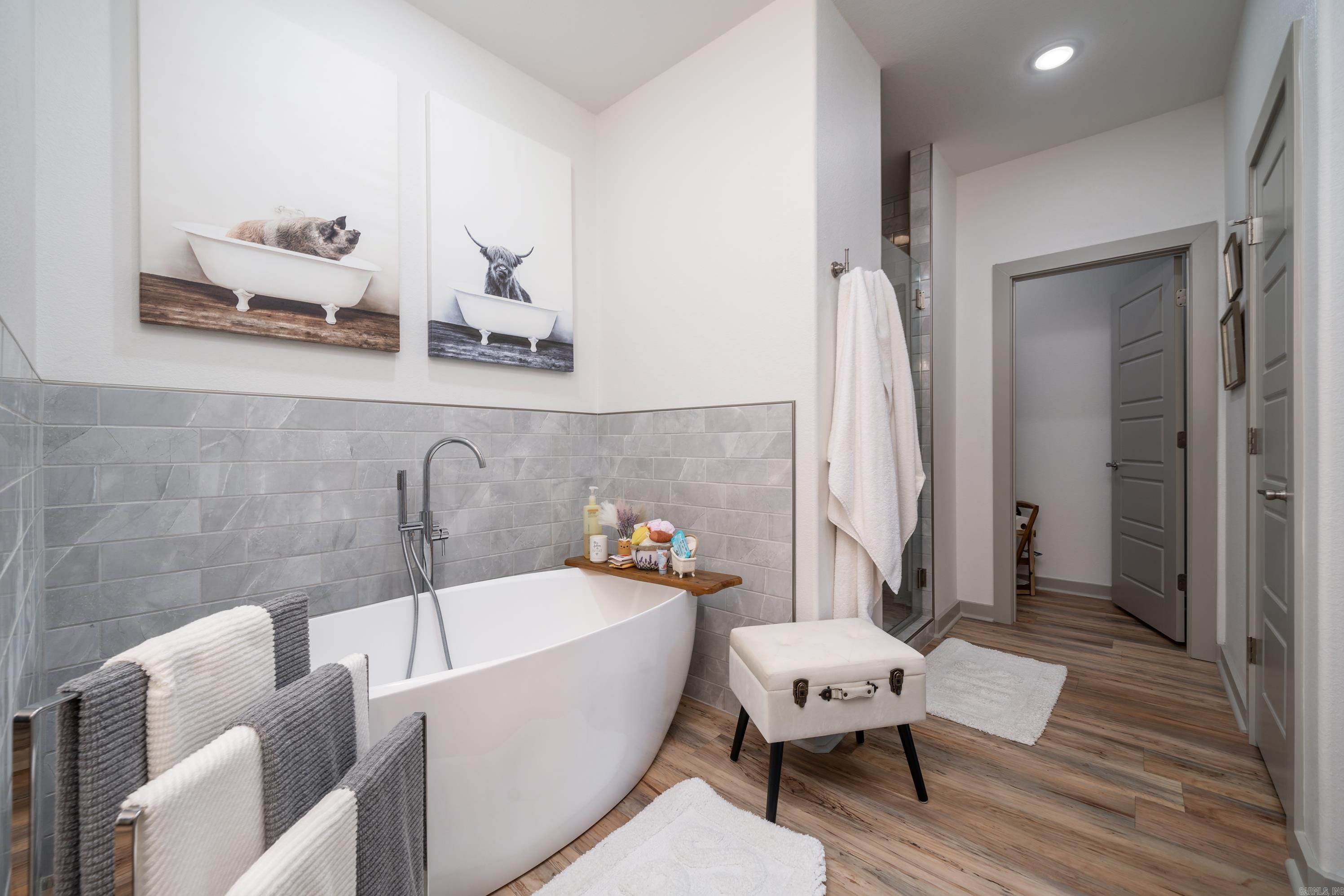 Lakeside Gardens - Residential