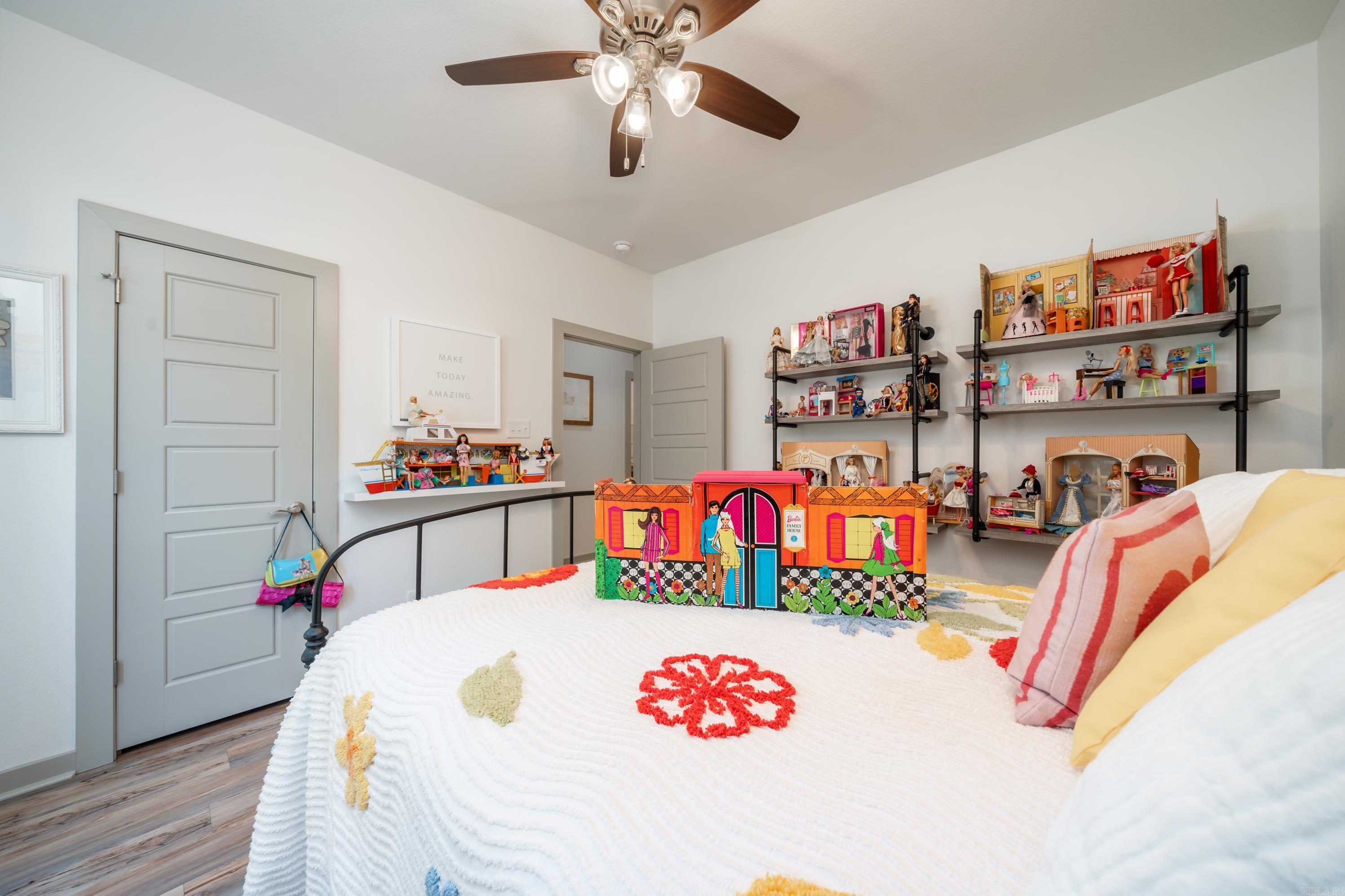 Lakeside Gardens - Residential