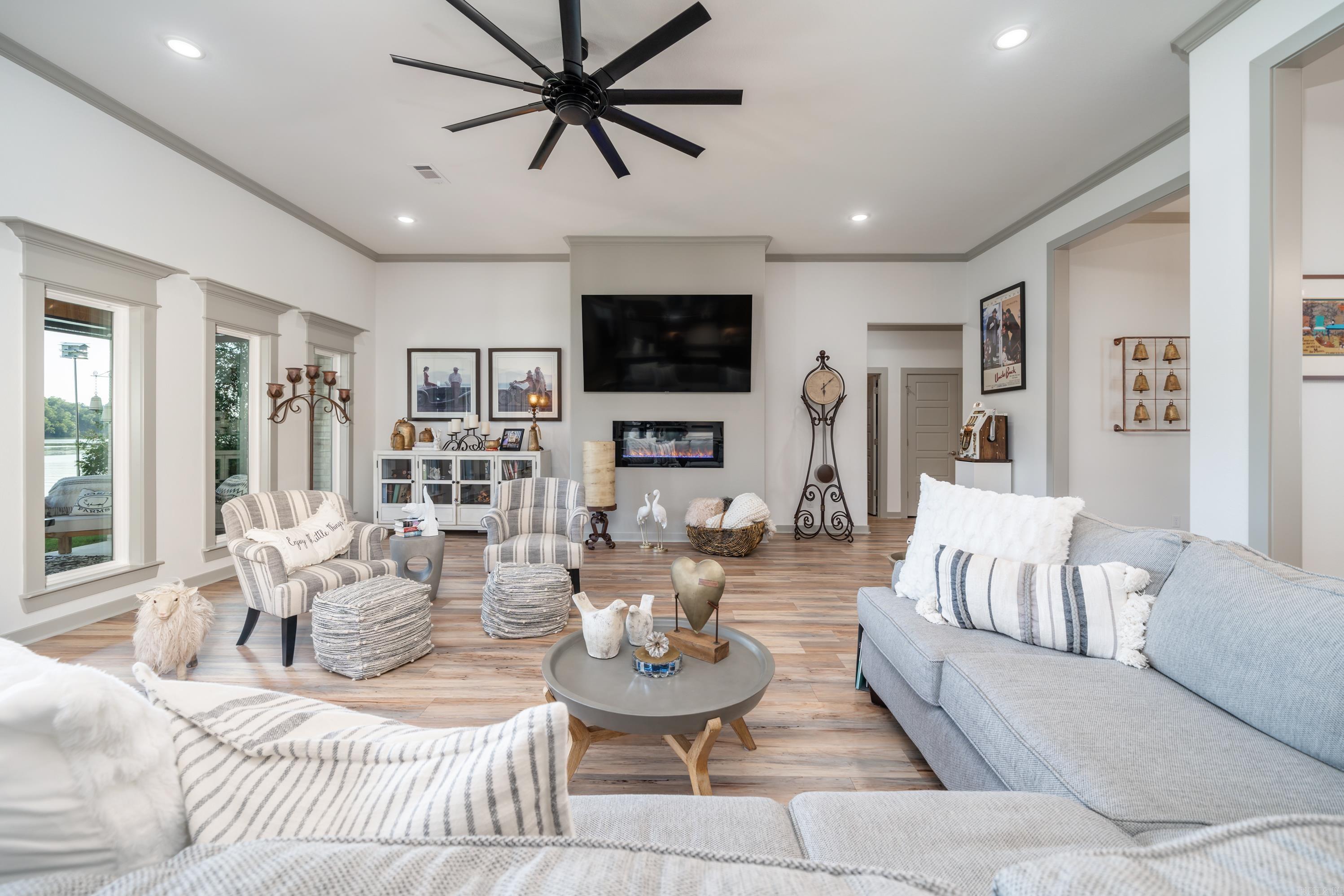 Lakeside Gardens - Residential