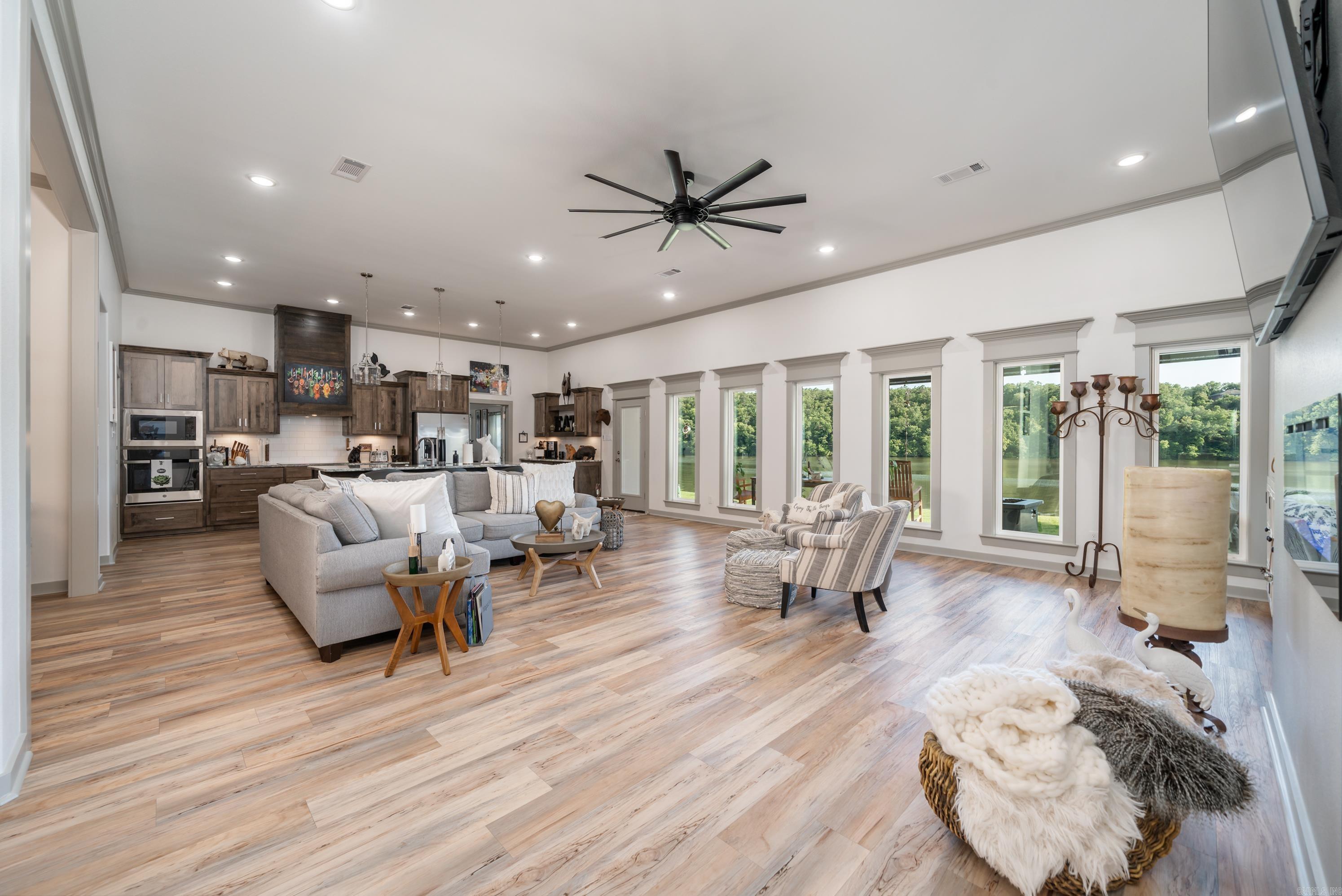 Lakeside Gardens - Residential