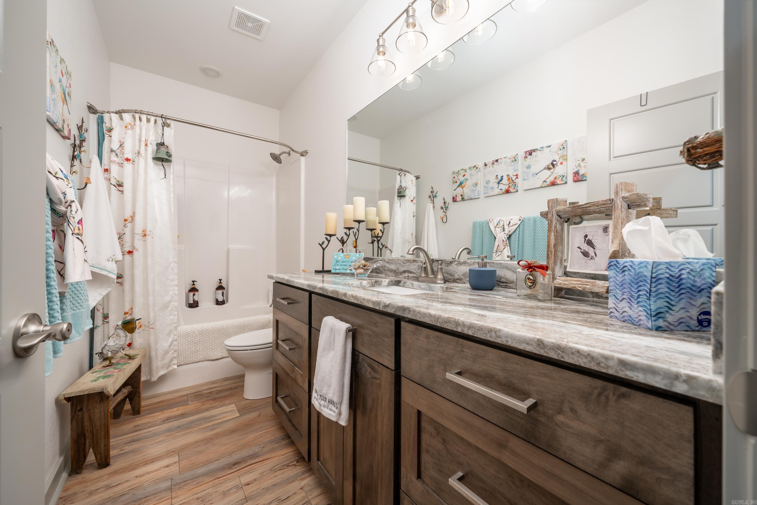 Lakeside Gardens - Residential