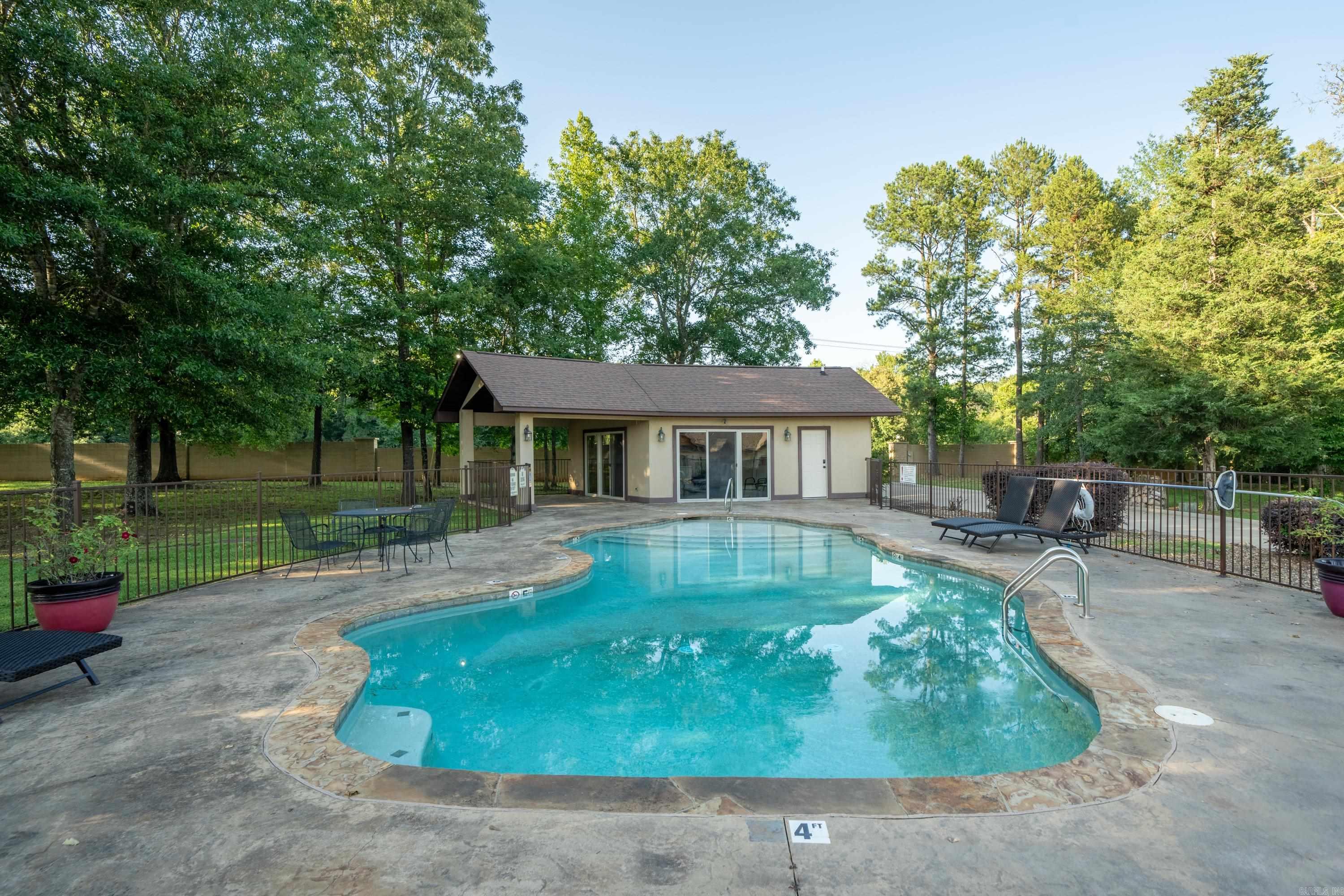 Lakeside Gardens - Residential